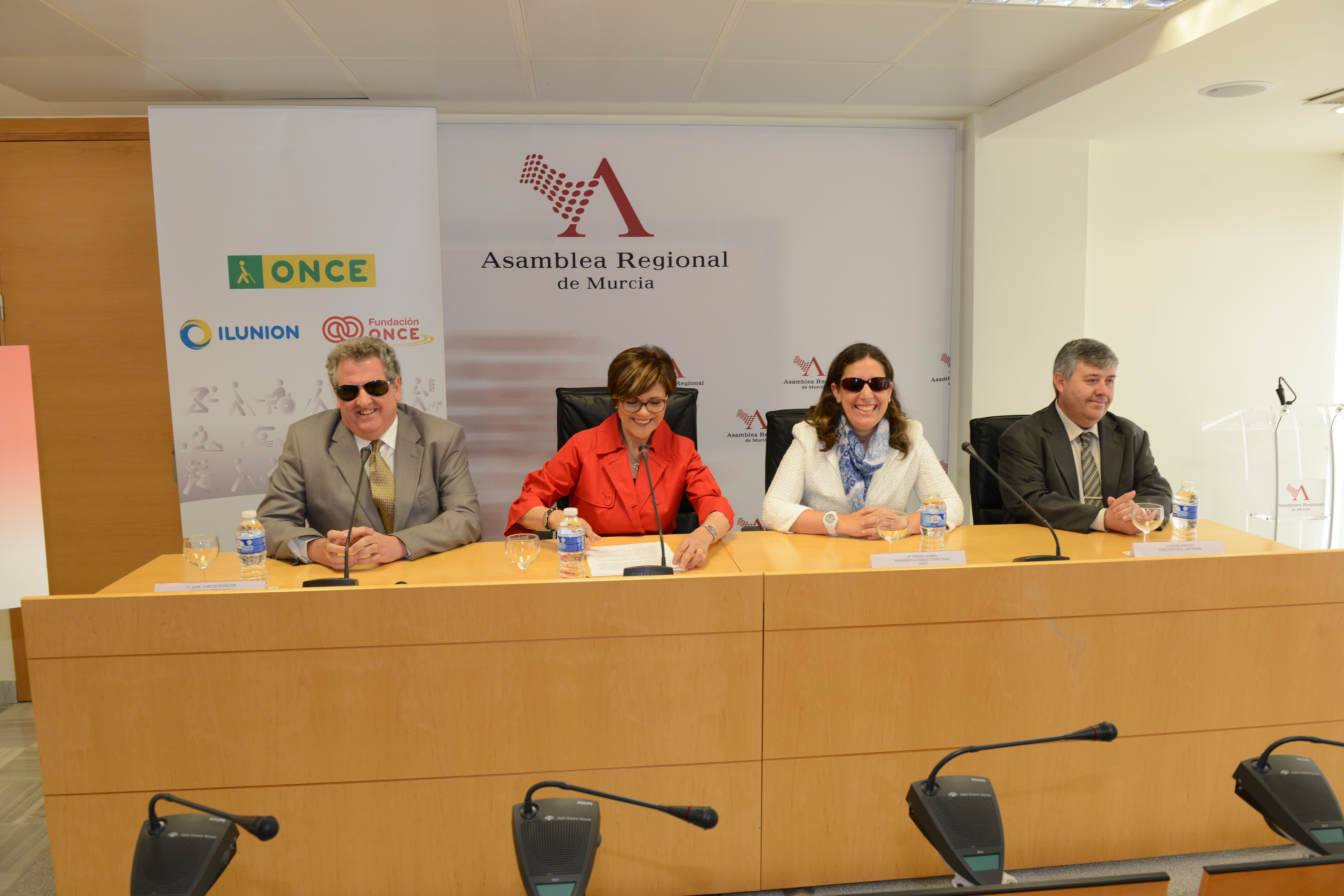 Presentación del cupón de la ONCE dedicado a la Asamblea Regional