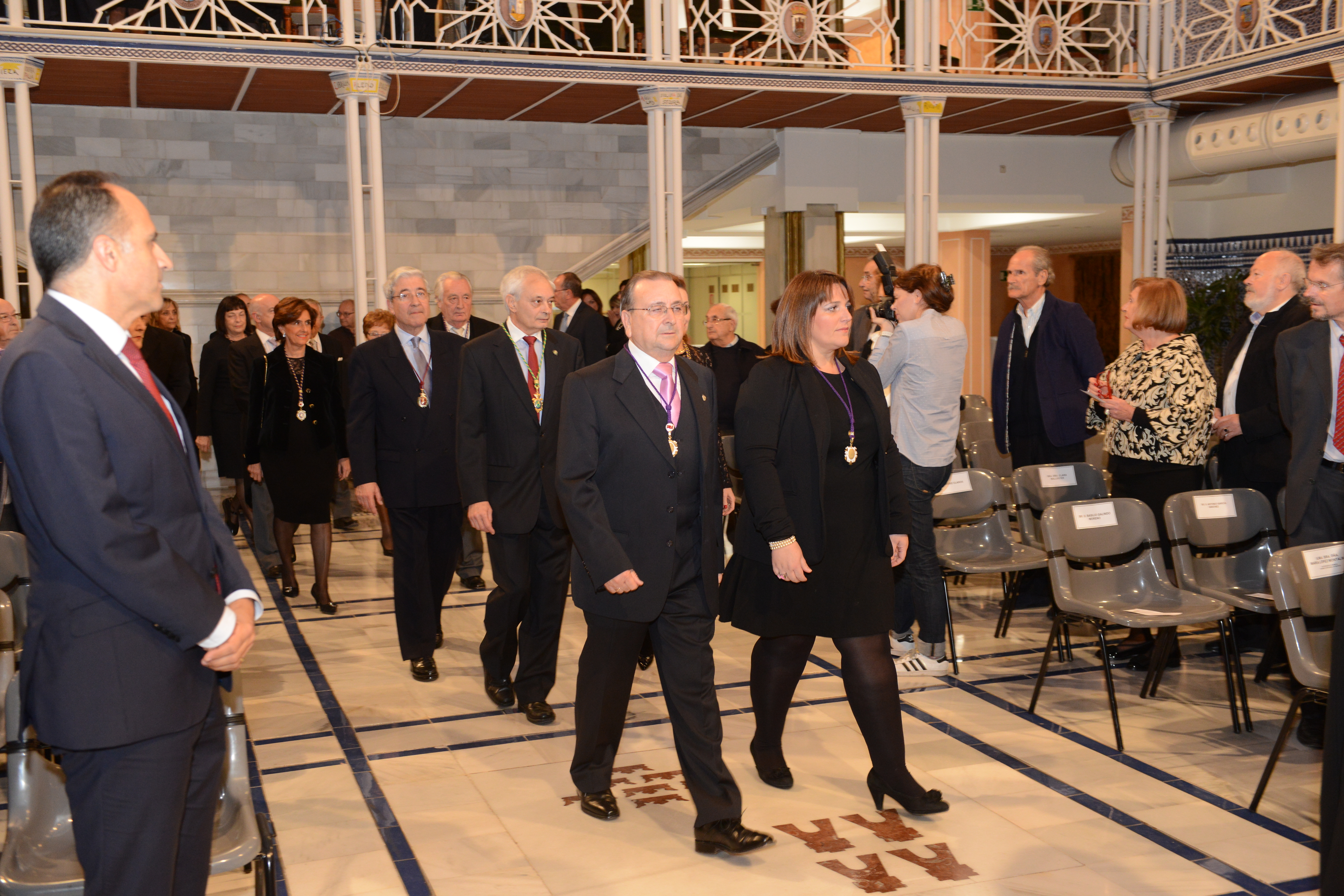 Rosa Peñalver ha presidido el acto de apertura del nuevo curso de la Academia de Farmacia