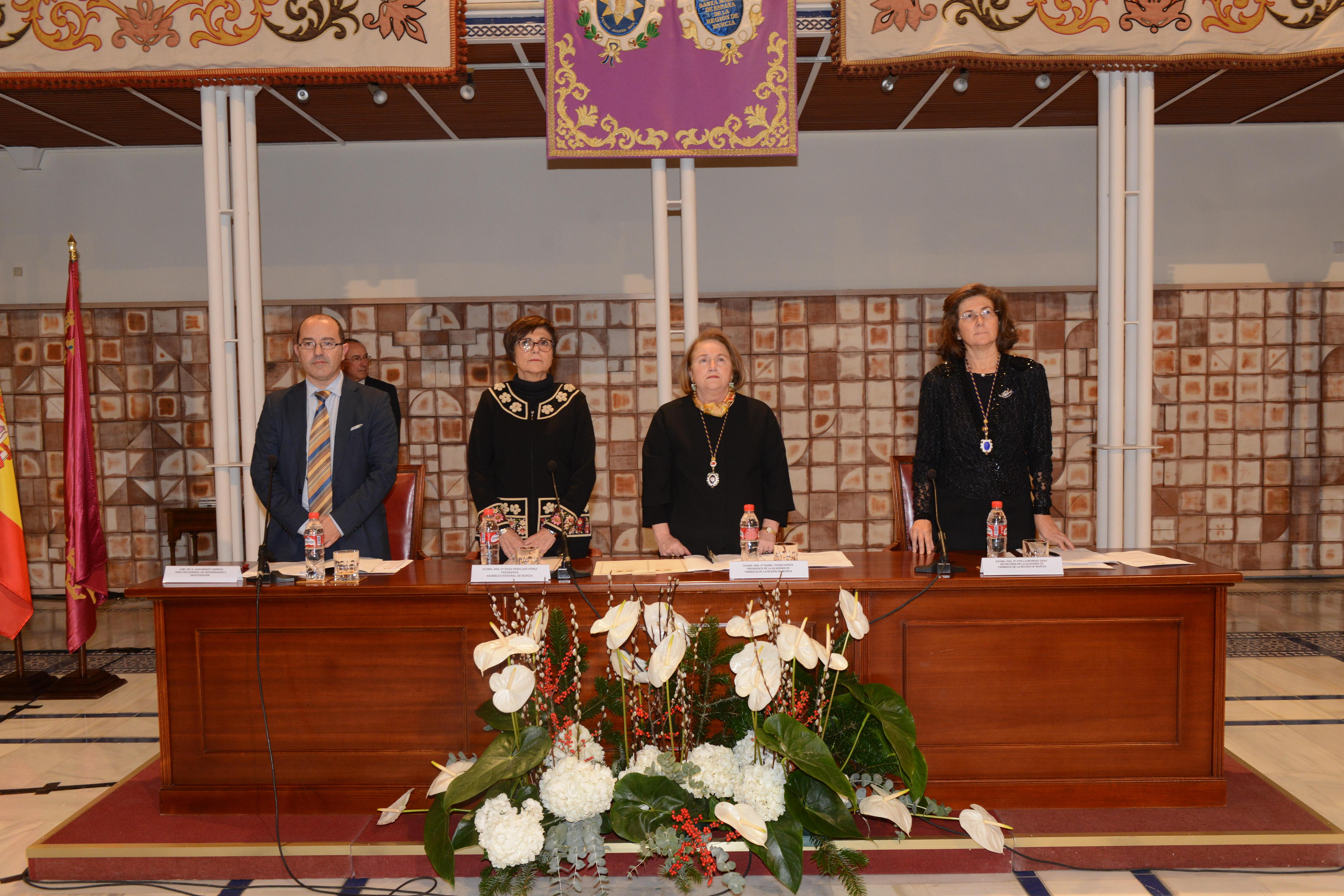 Rosa Peñalver ha presidido el acto de apertura del nuevo curso de la Academia de Farmacia