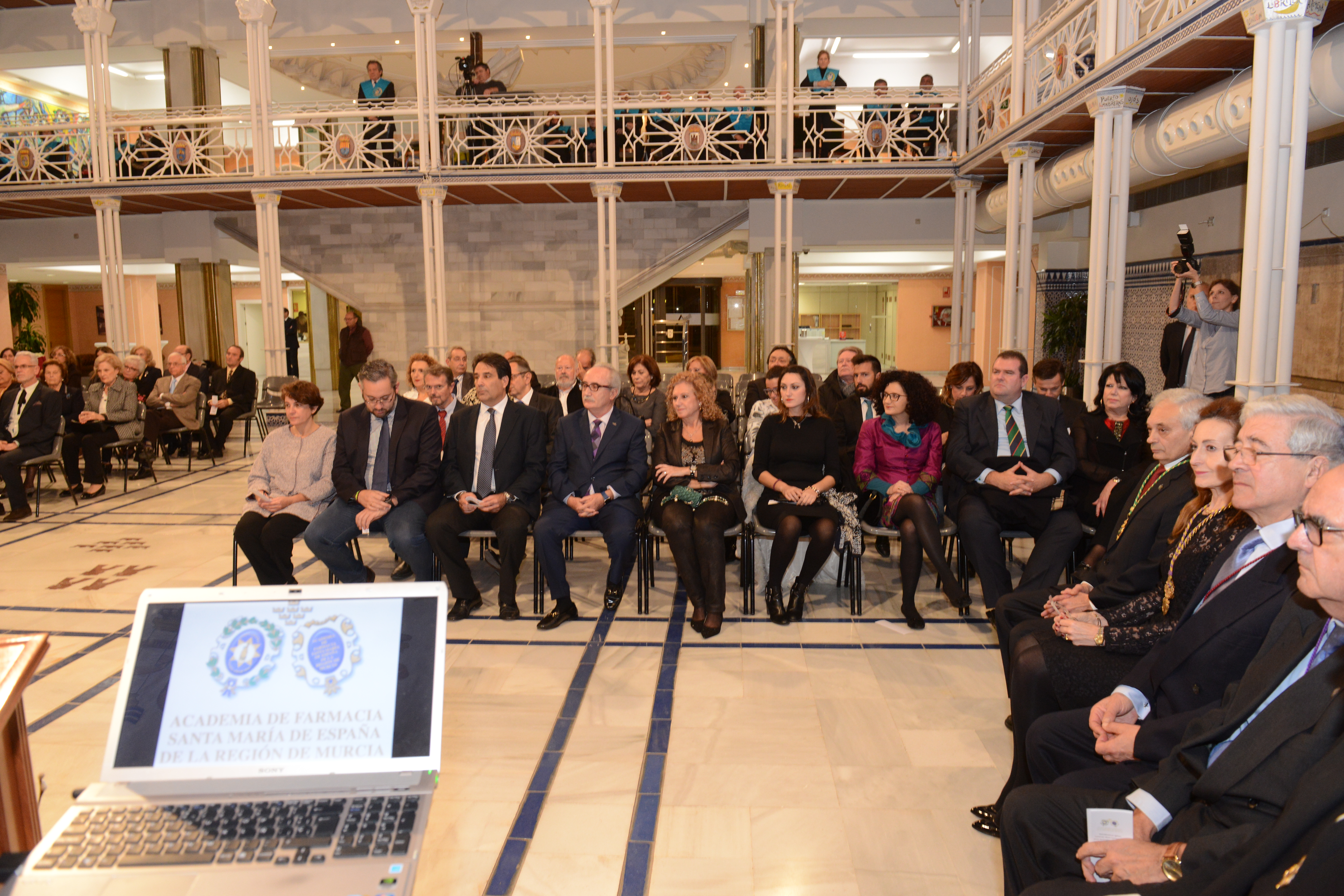 Rosa Peñalver ha presidido el acto de apertura del nuevo curso de la Academia de Farmacia