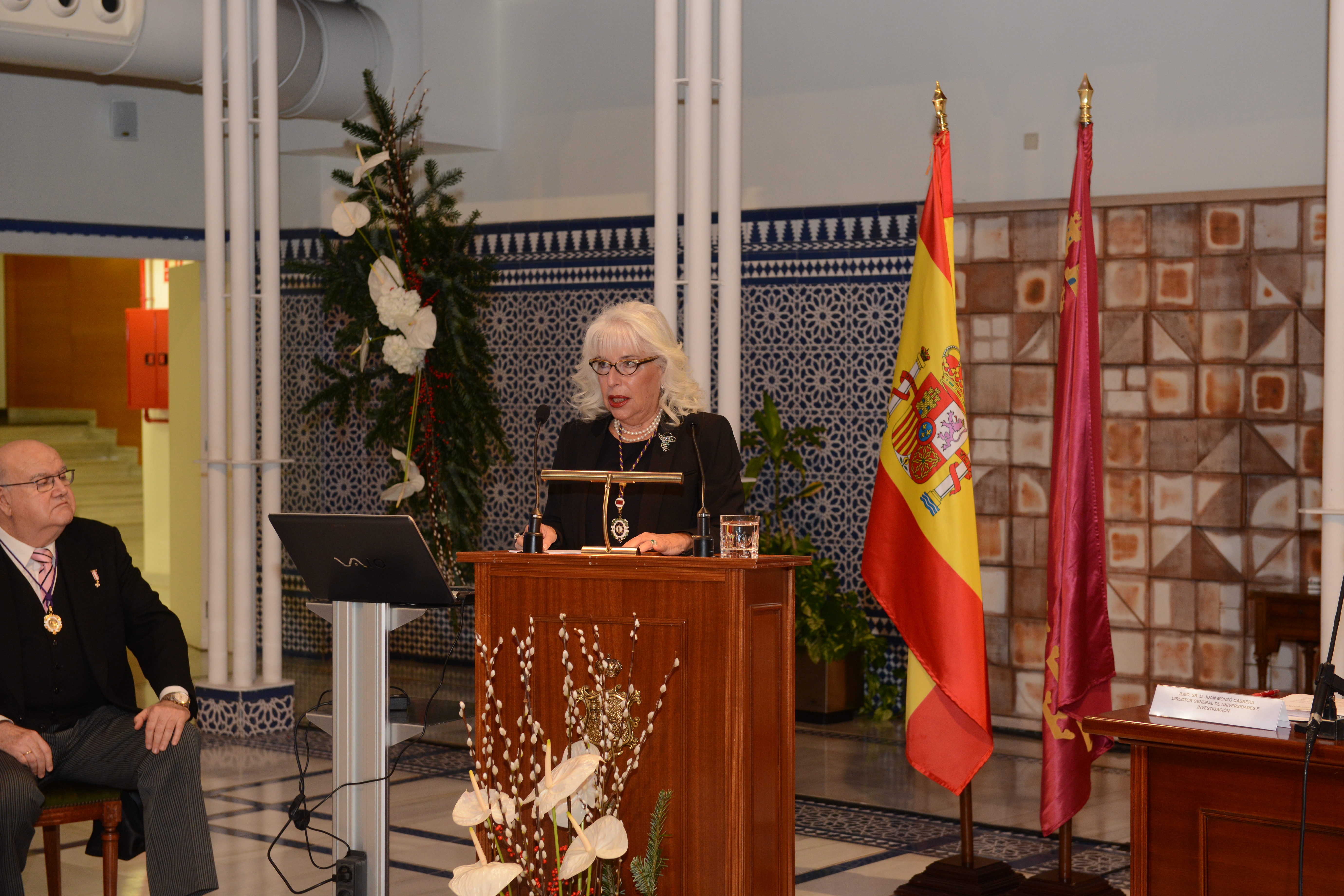 Rosa Peñalver ha presidido el acto de apertura del nuevo curso de la Academia de Farmacia