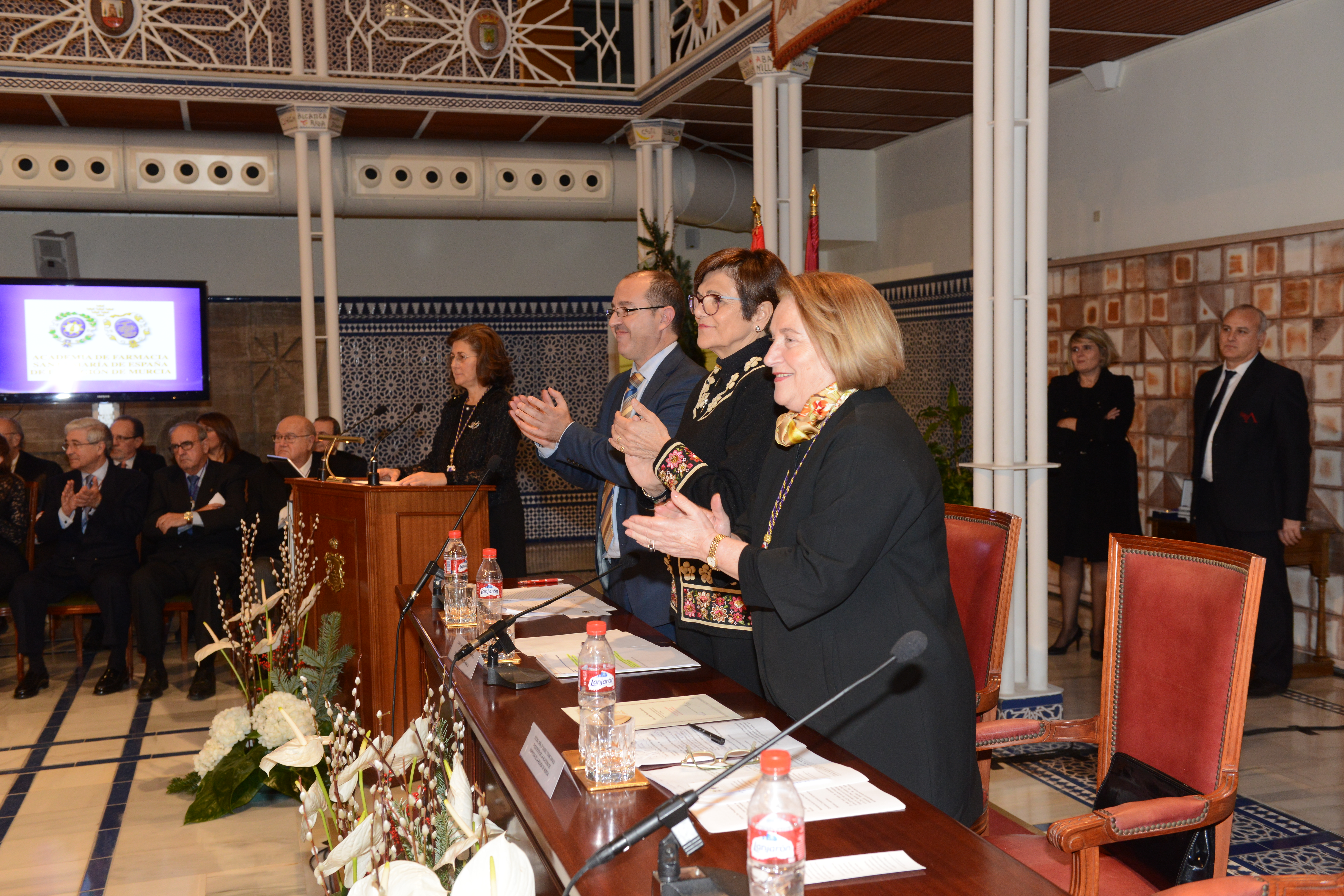 Rosa Peñalver ha presidido el acto de apertura del nuevo curso de la Academia de Farmacia