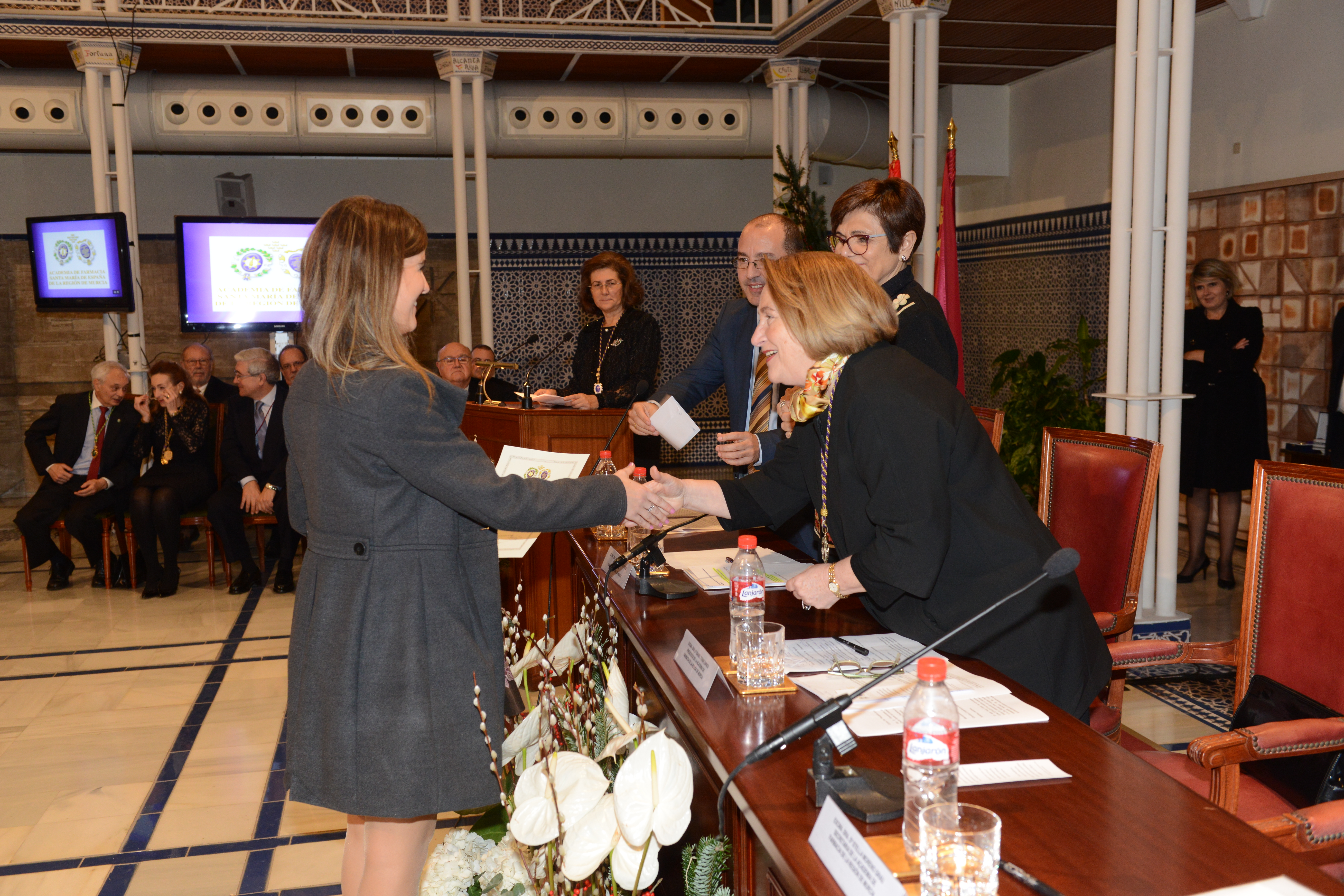 Rosa Peñalver ha presidido el acto de apertura del nuevo curso de la Academia de Farmacia