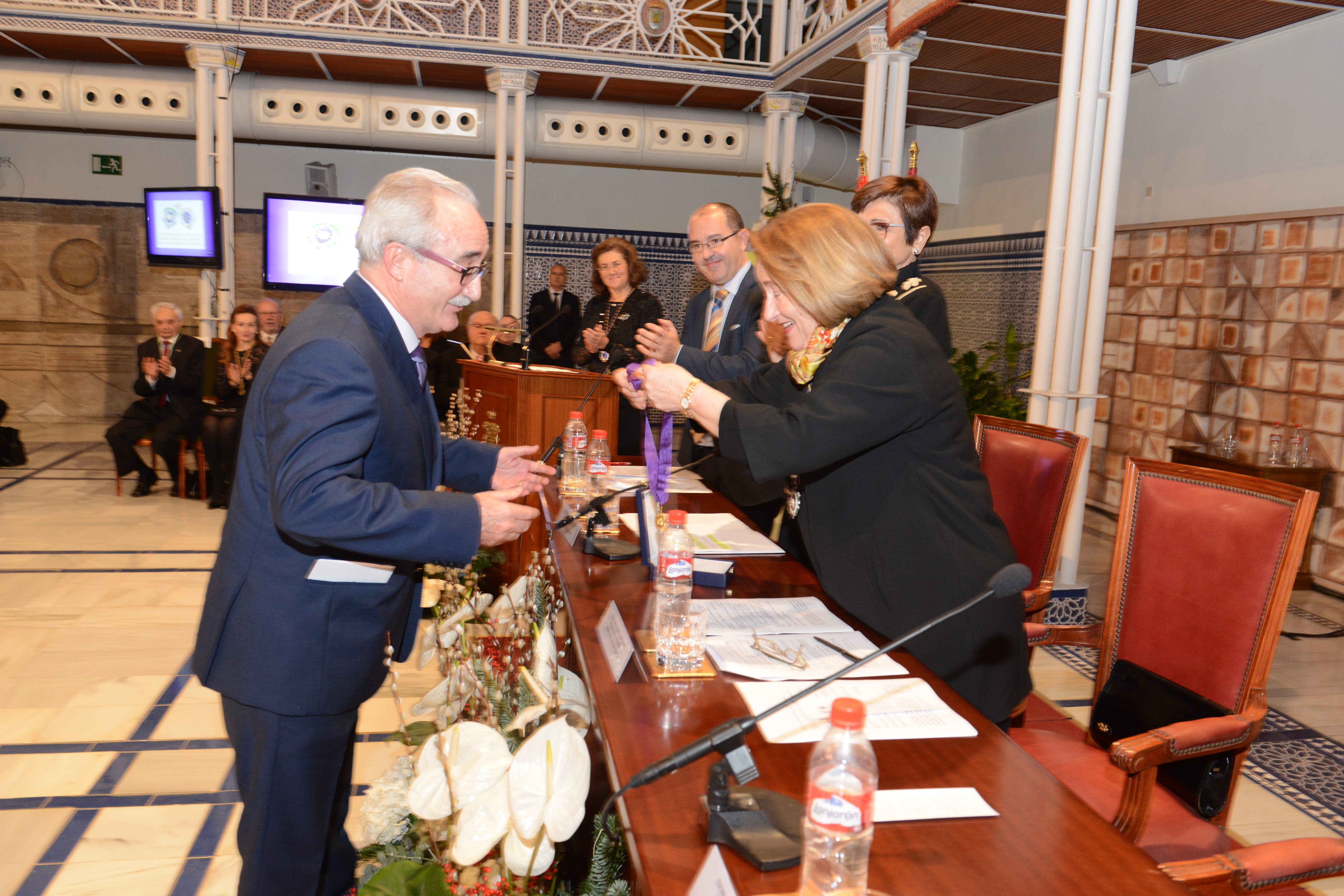 Rosa Peñalver ha presidido el acto de apertura del nuevo curso de la Academia de Farmacia
