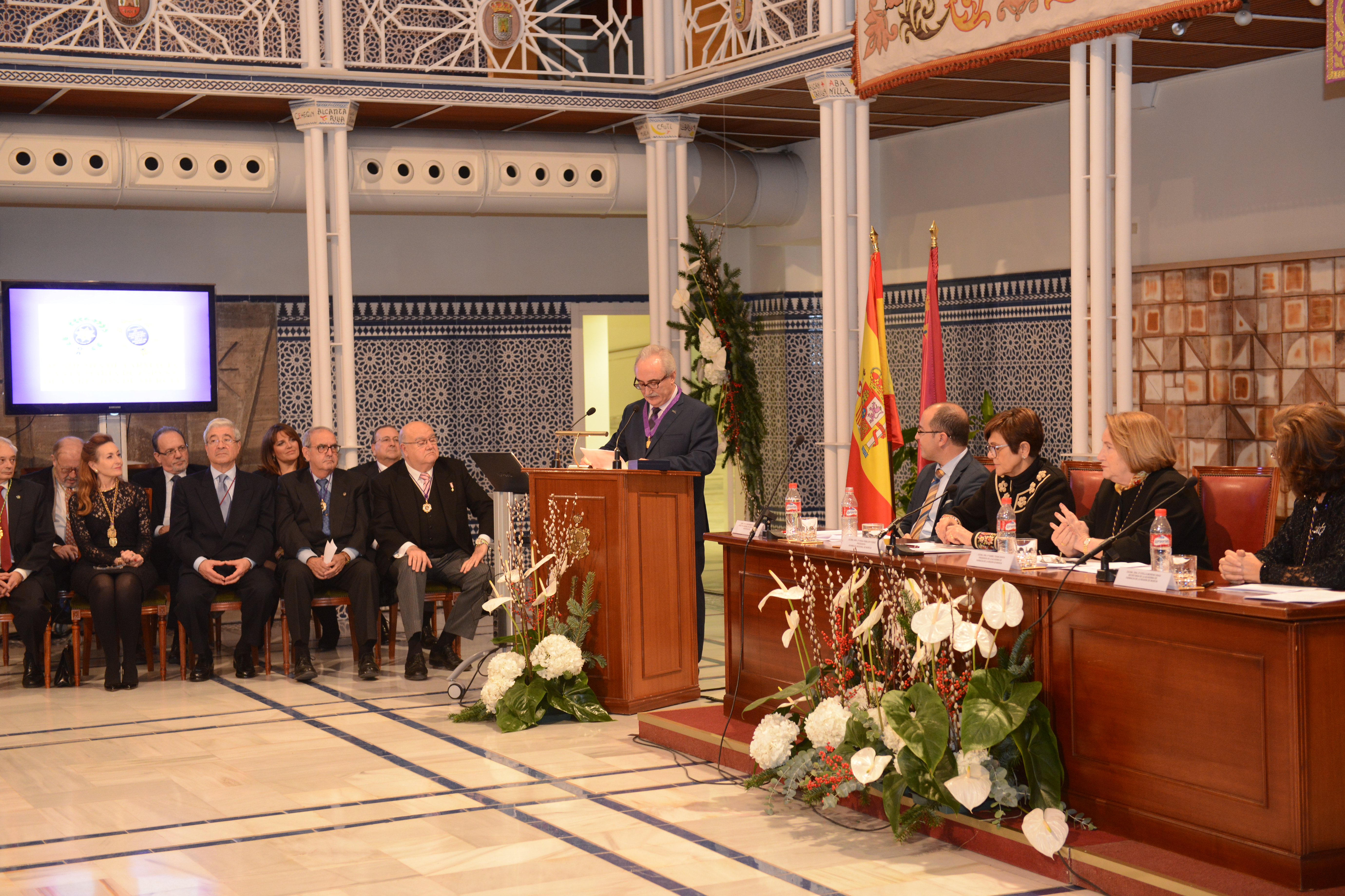 Rosa Peñalver ha presidido el acto de apertura del nuevo curso de la Academia de Farmacia