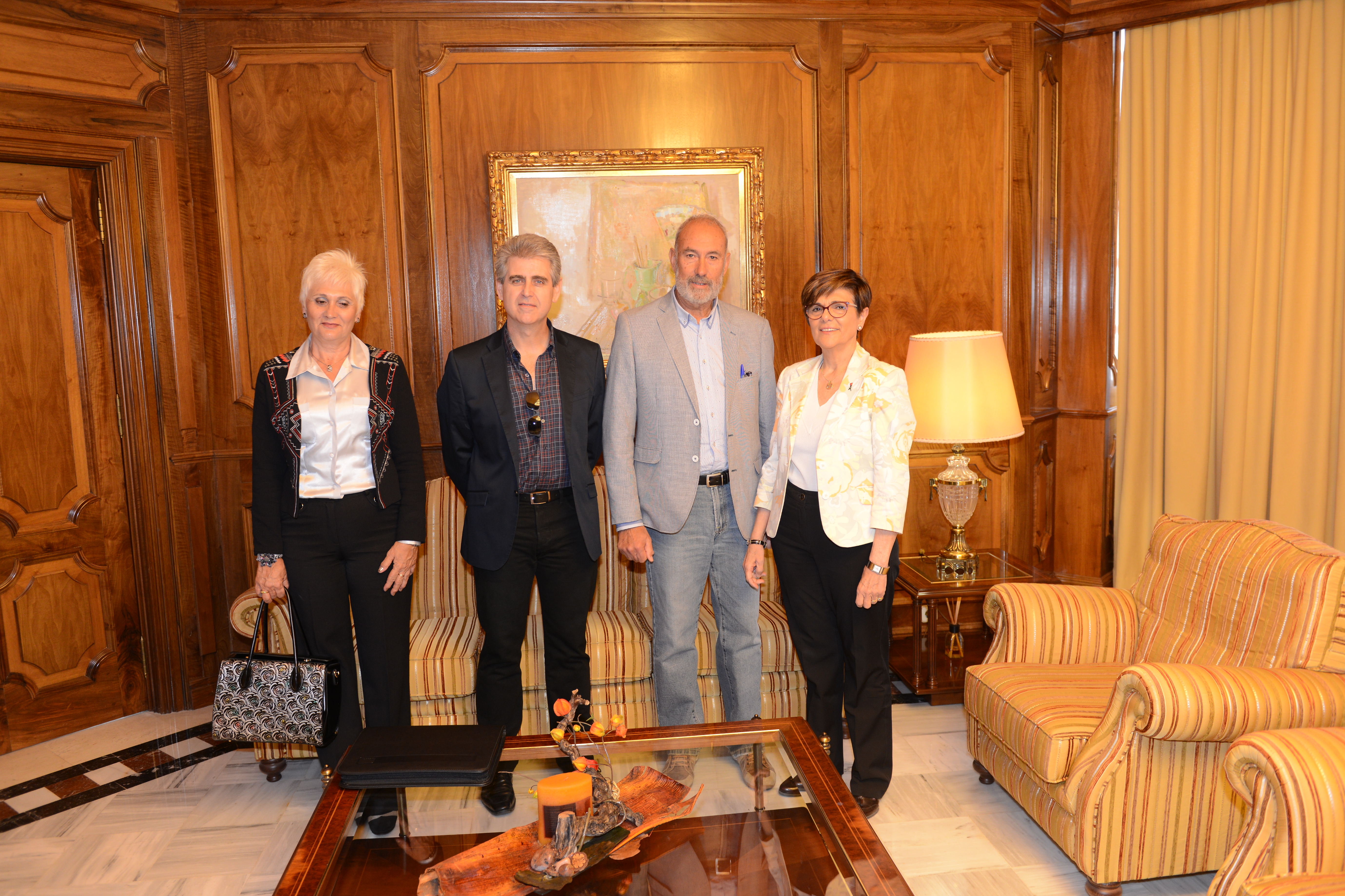Ac Mur ha visitado a Rosa Peñalver antes de su encuentro con los Grupos