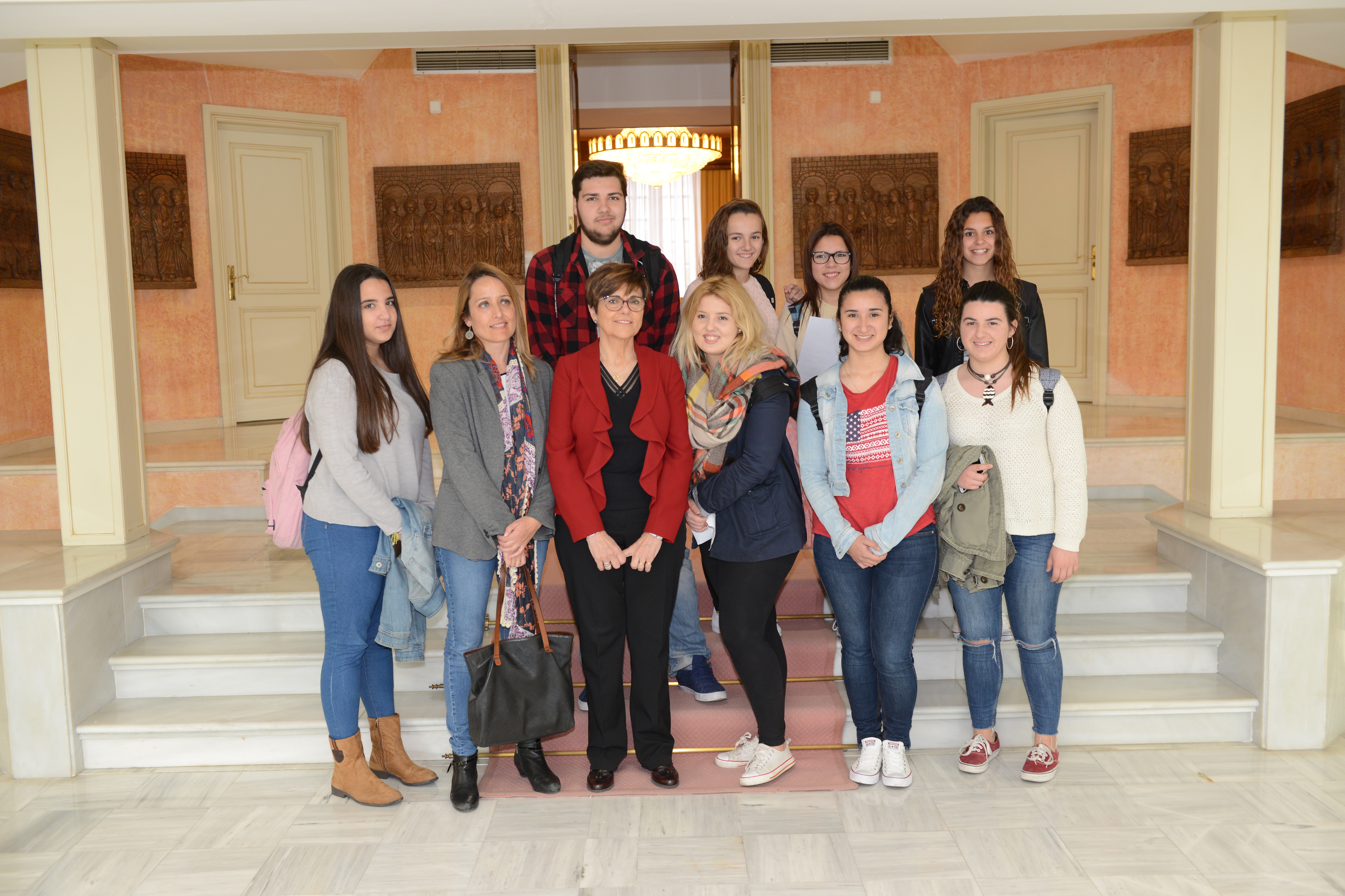 Alumnos del IES Isaac Peral entrevistan a la presidenta dentro del concurso Euroscola