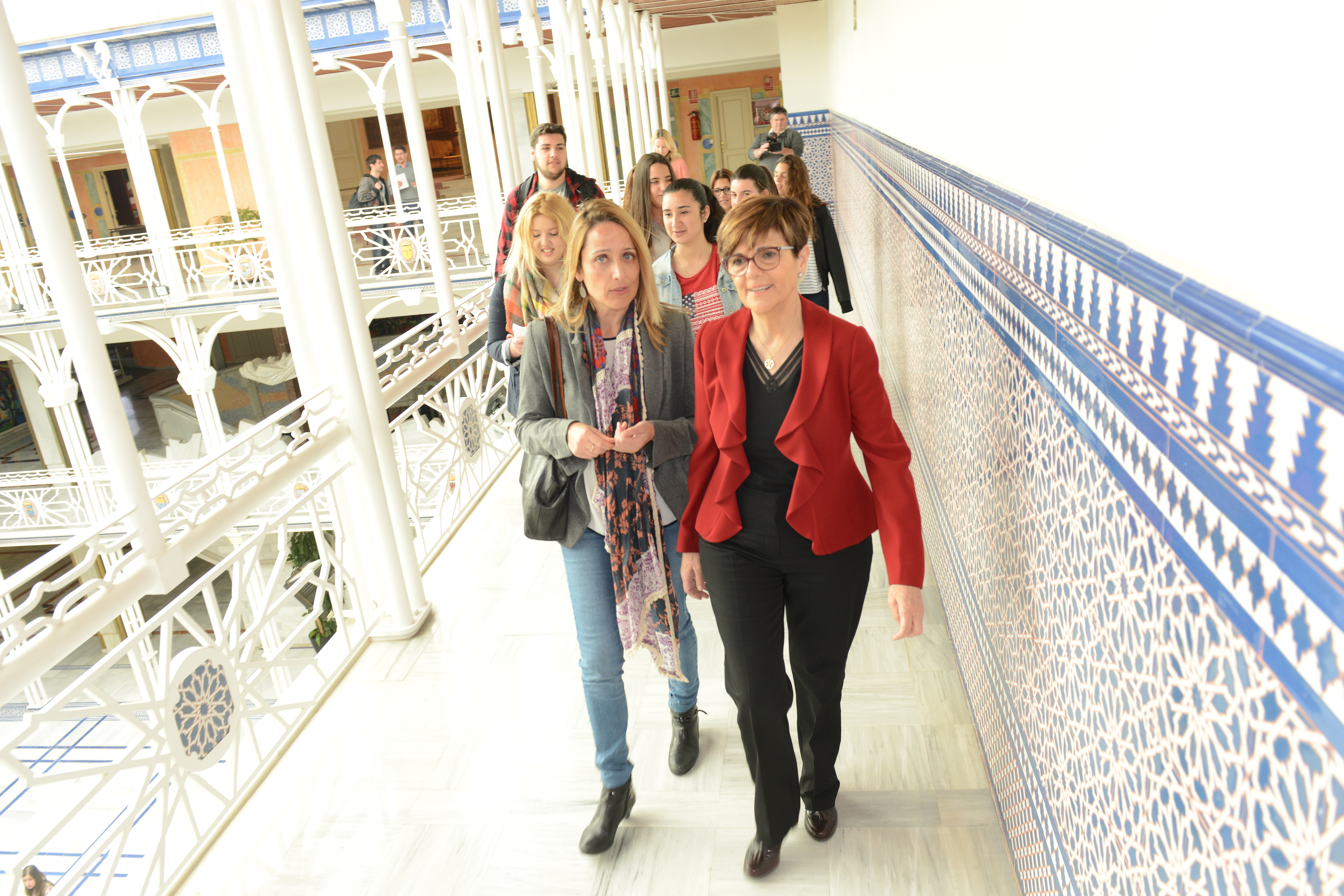 Alumnos del IES Isaac Peral entrevistan a la presidenta dentro del concurso Euroscola