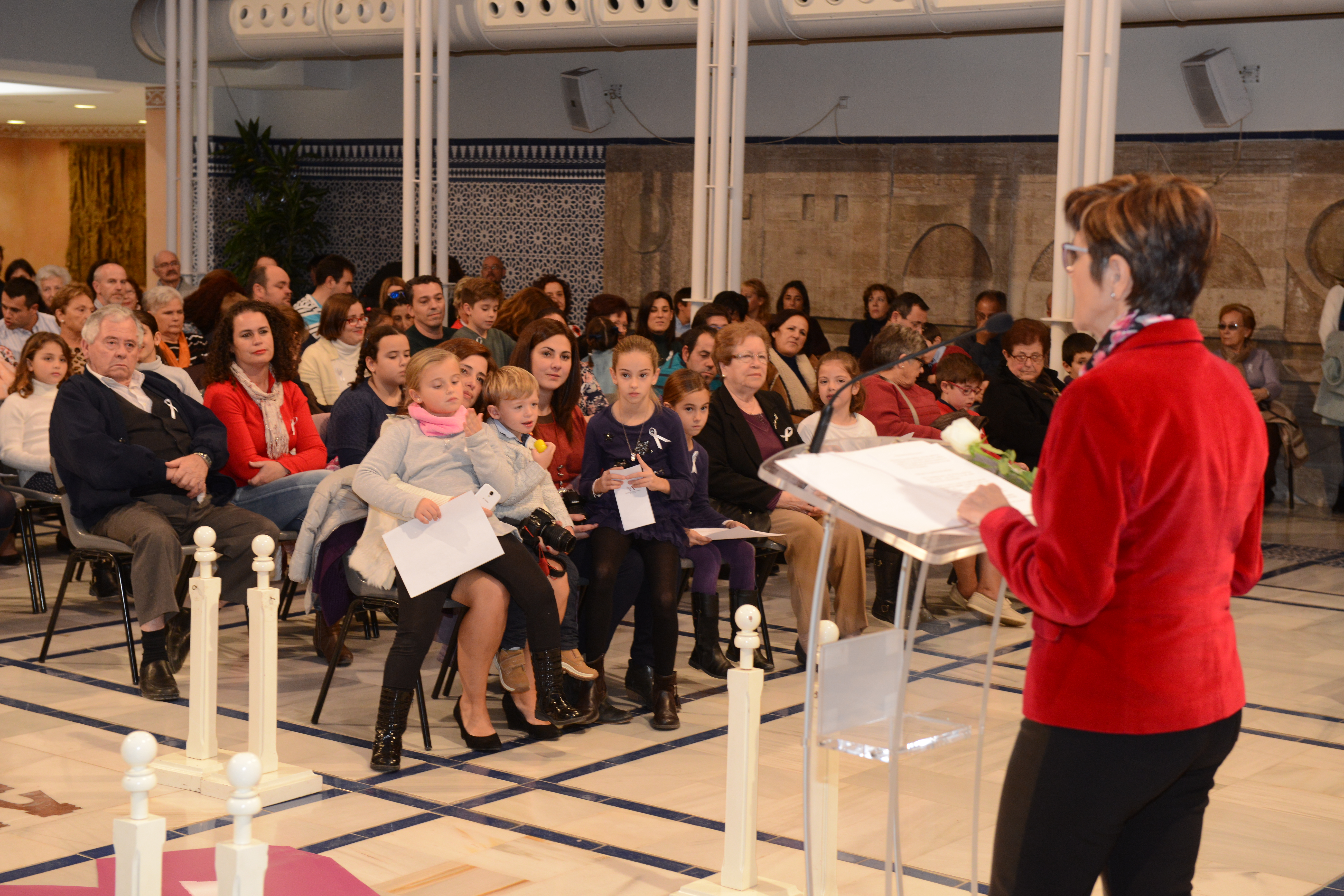 Imágenes del acto en memoria de las víctimas de violencia de género