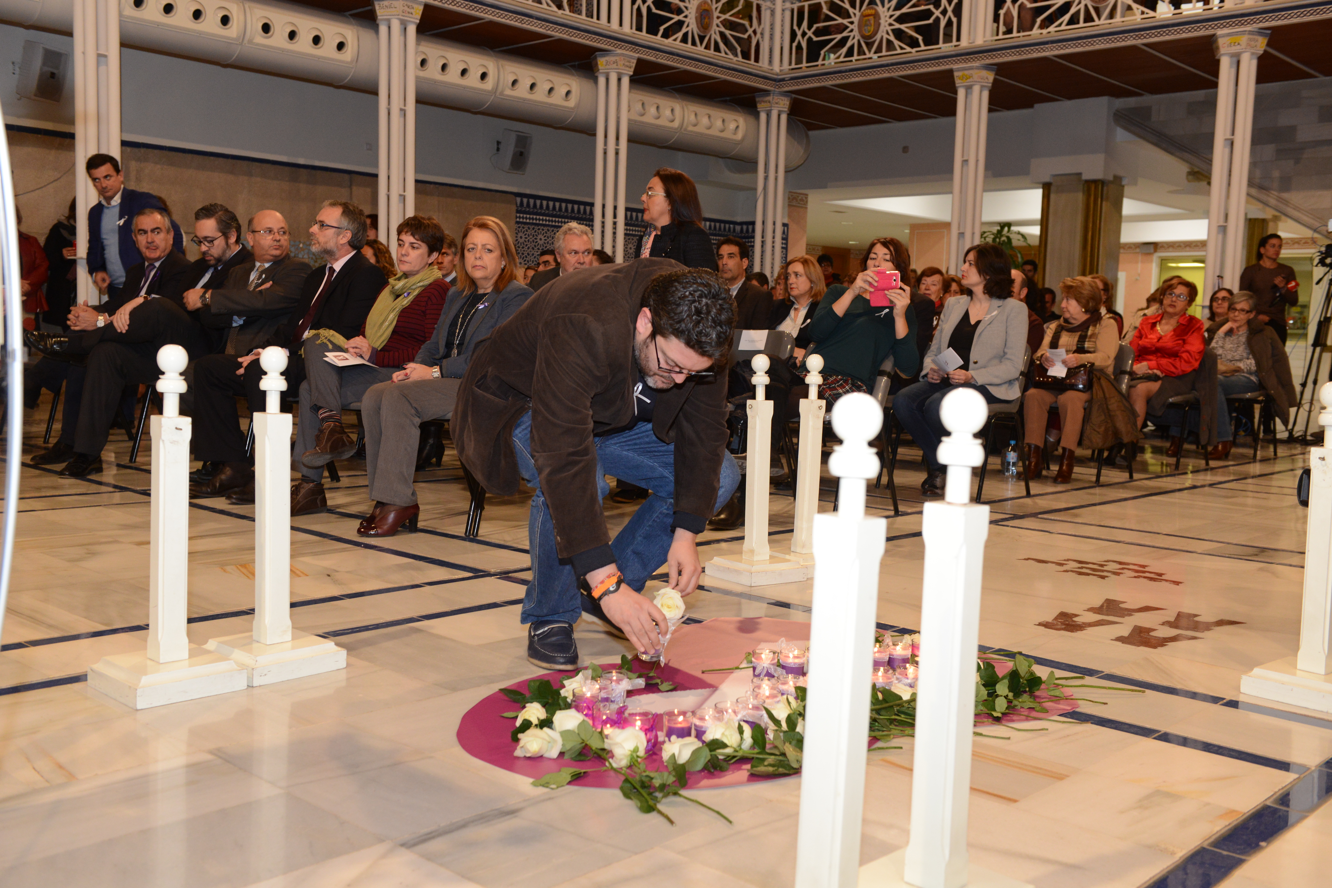 Imágenes del acto en memoria de las víctimas de violencia de género