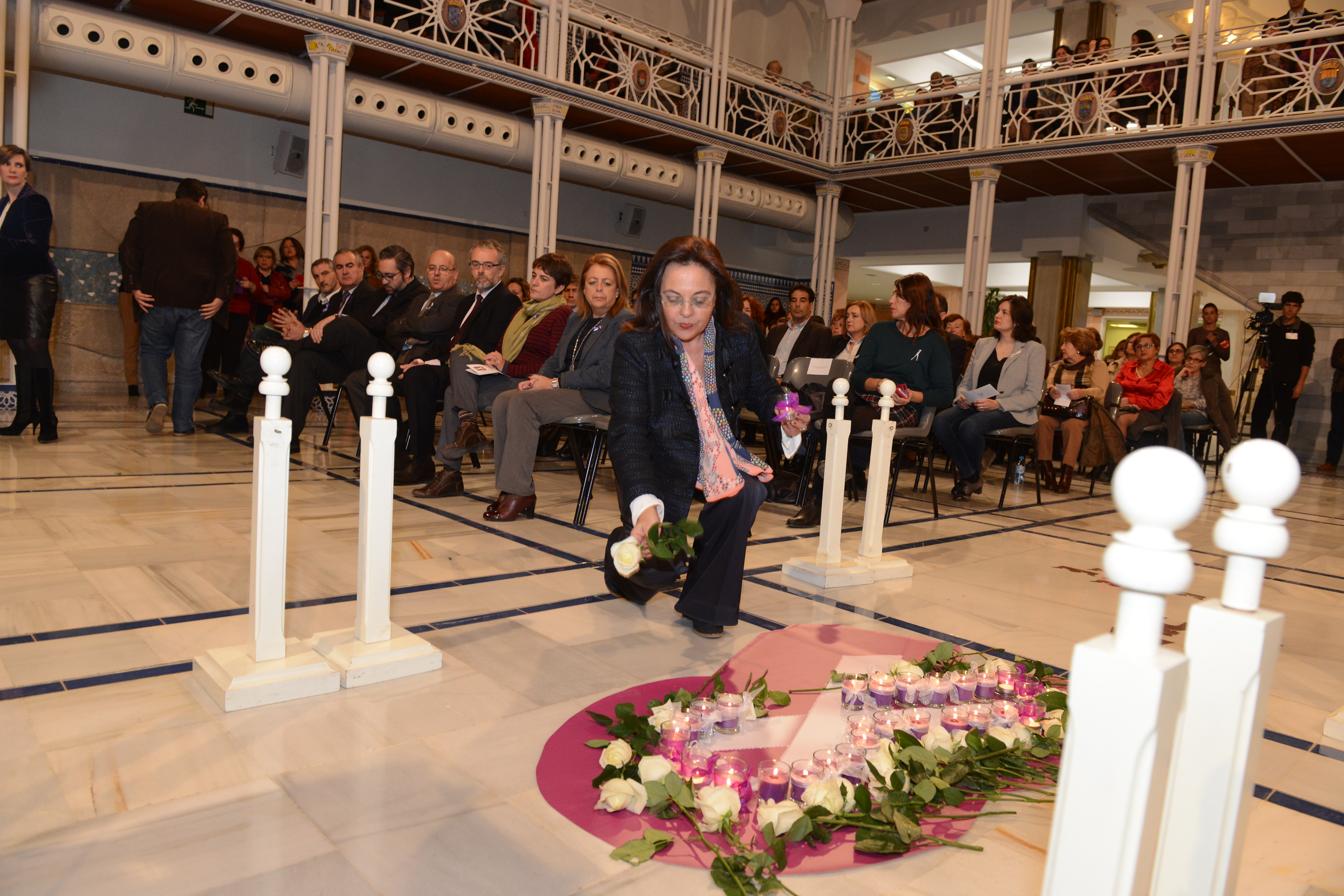 Imágenes del acto en memoria de las víctimas de violencia de género