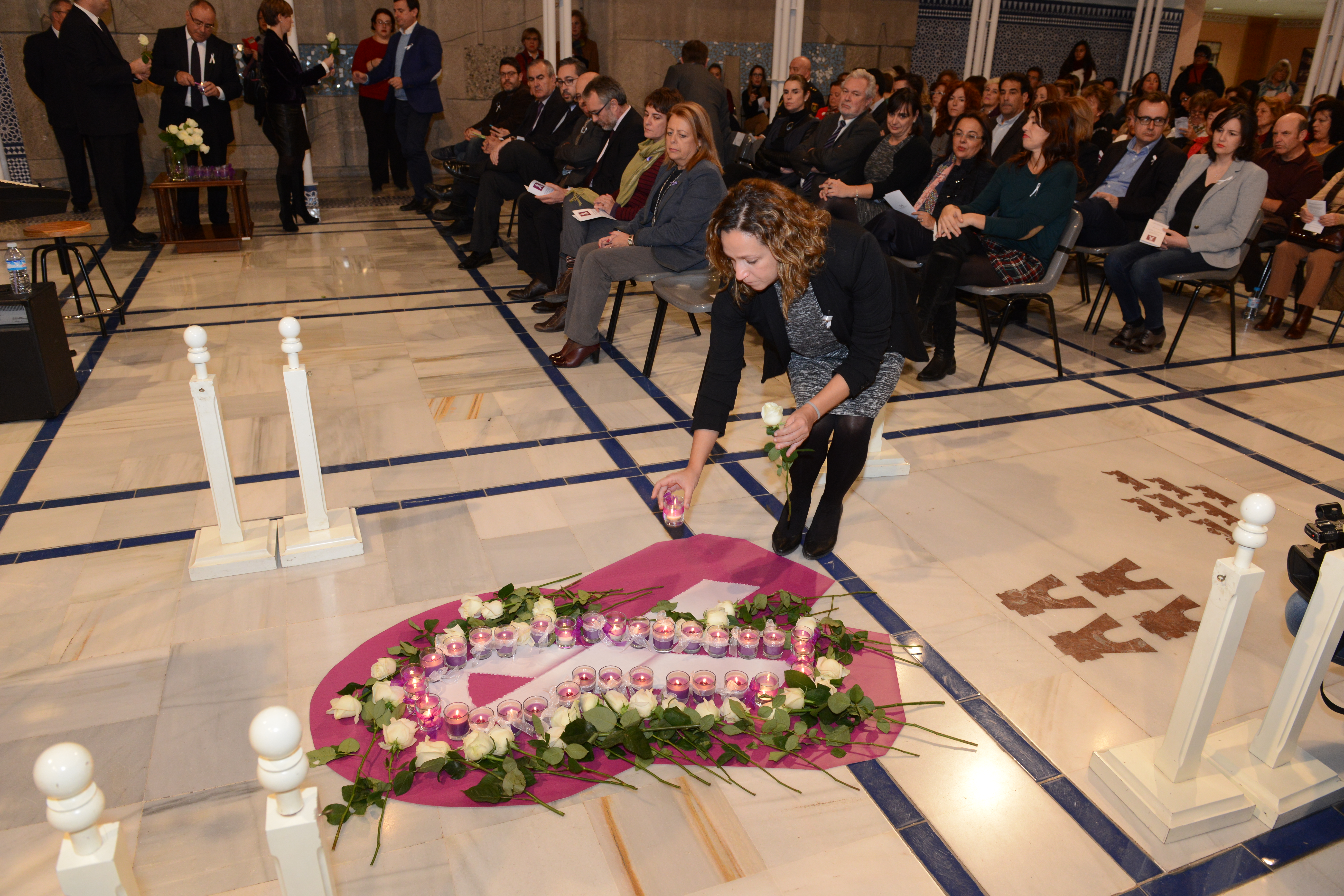 Imágenes del acto en memoria de las víctimas de violencia de género
