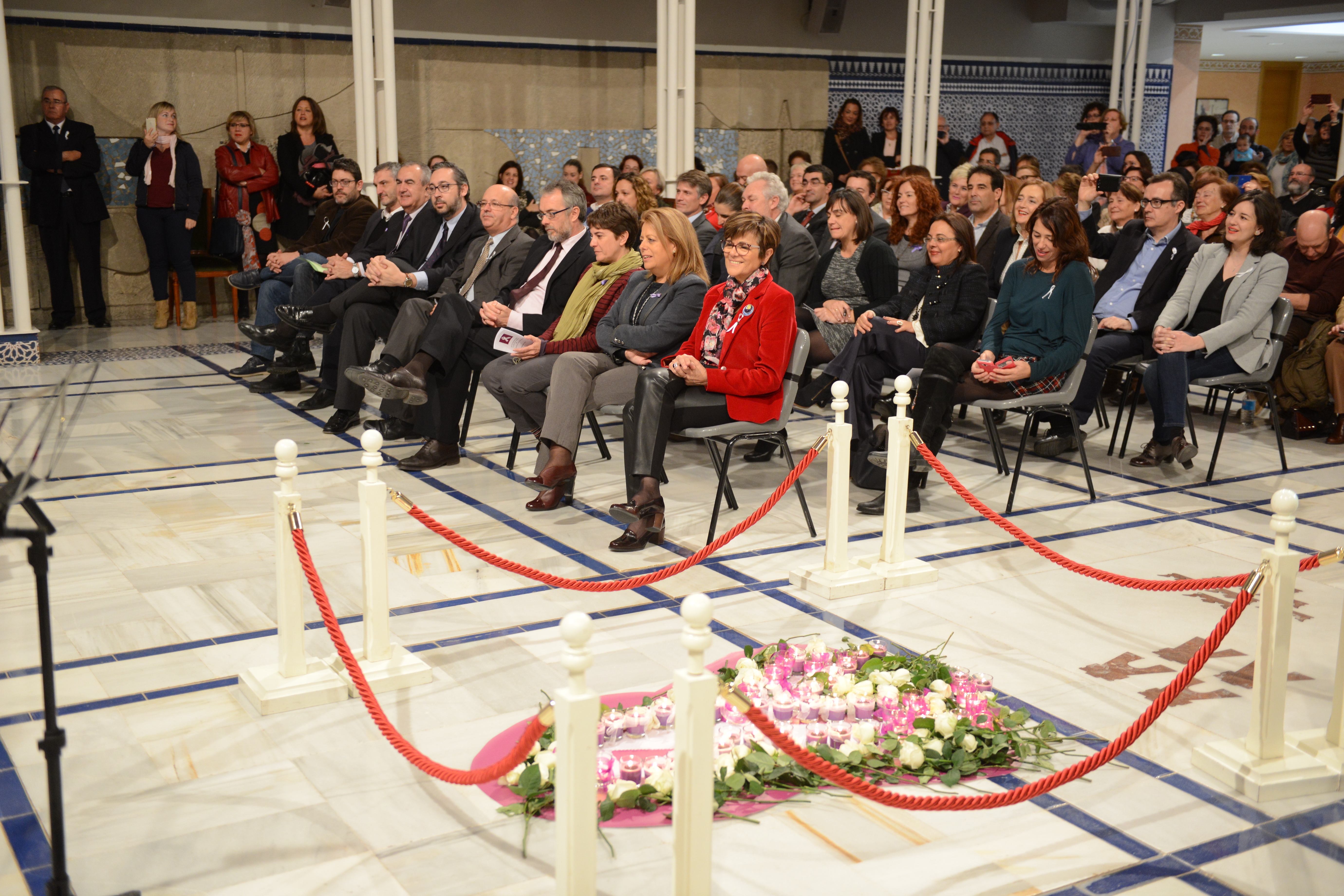 Imágenes del acto en memoria de las víctimas de violencia de género