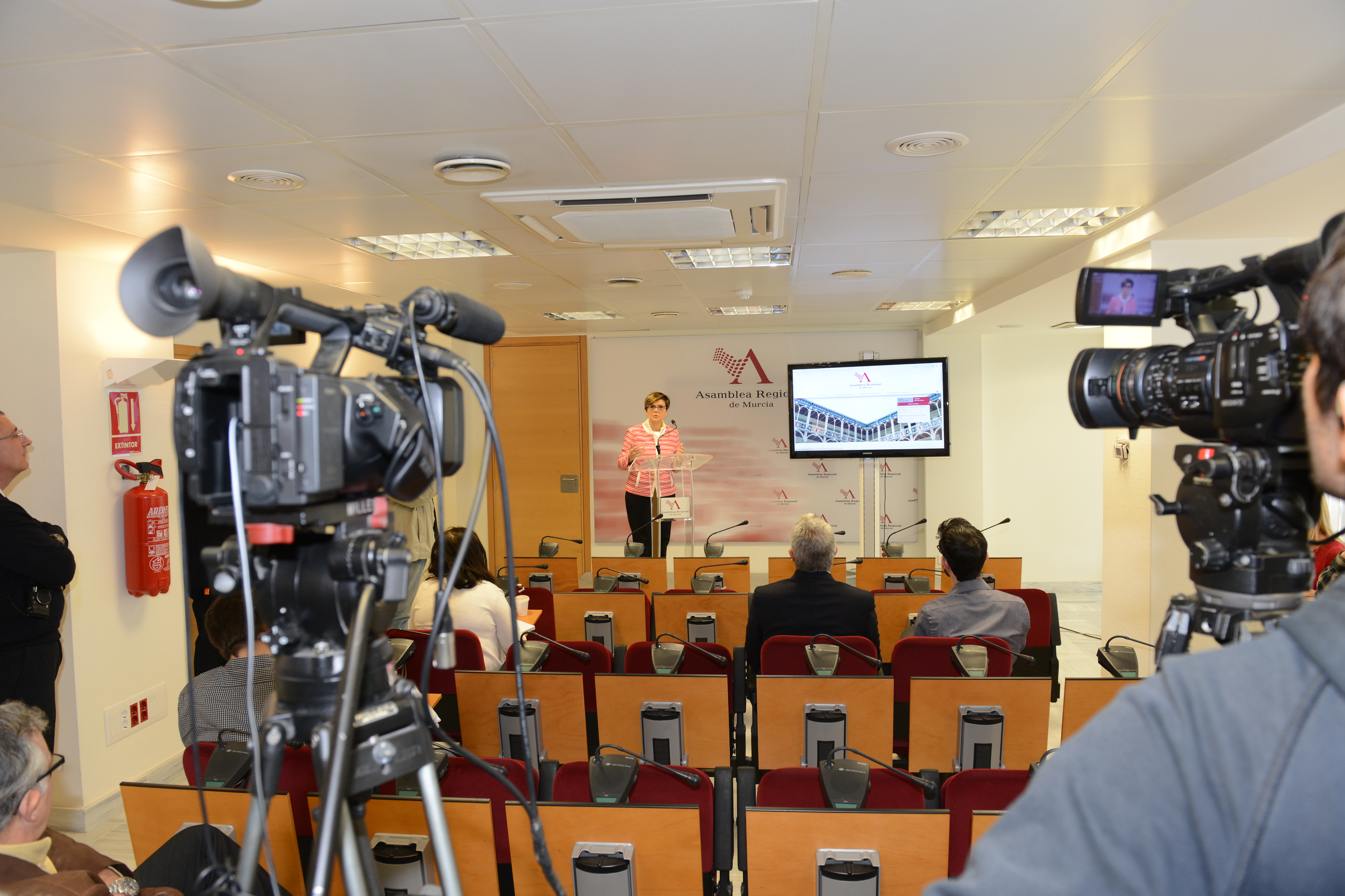 La presidenta de la Asamblea Regional, Rosa Peñalver, en la presentación