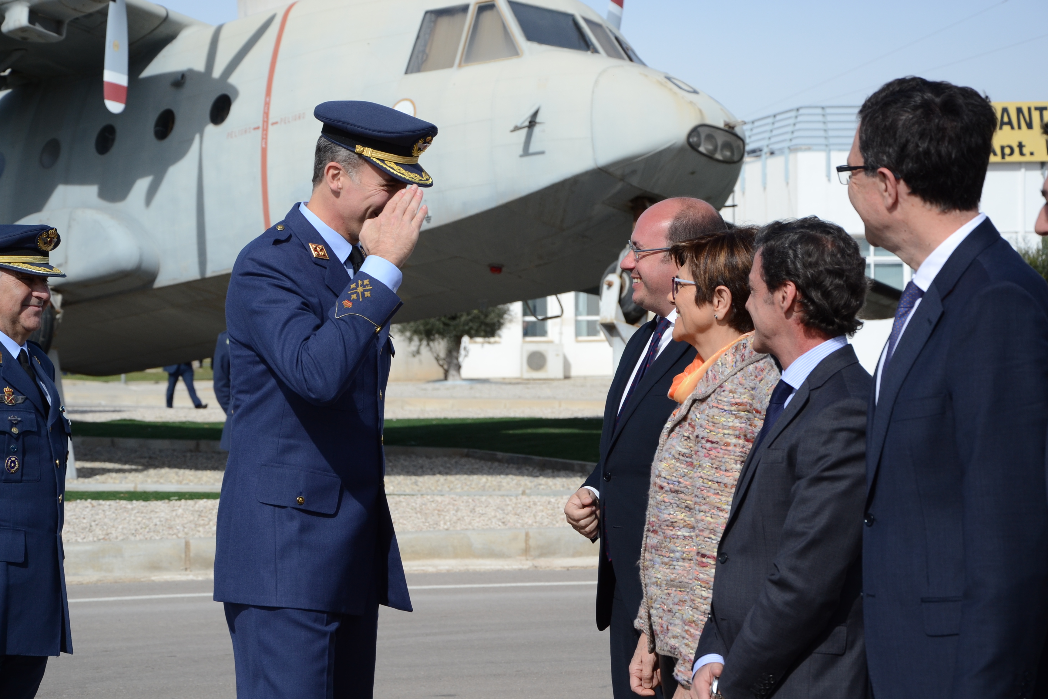 S.M. El Rey Felipe IV, en la Base Aérea de Alcantarilla