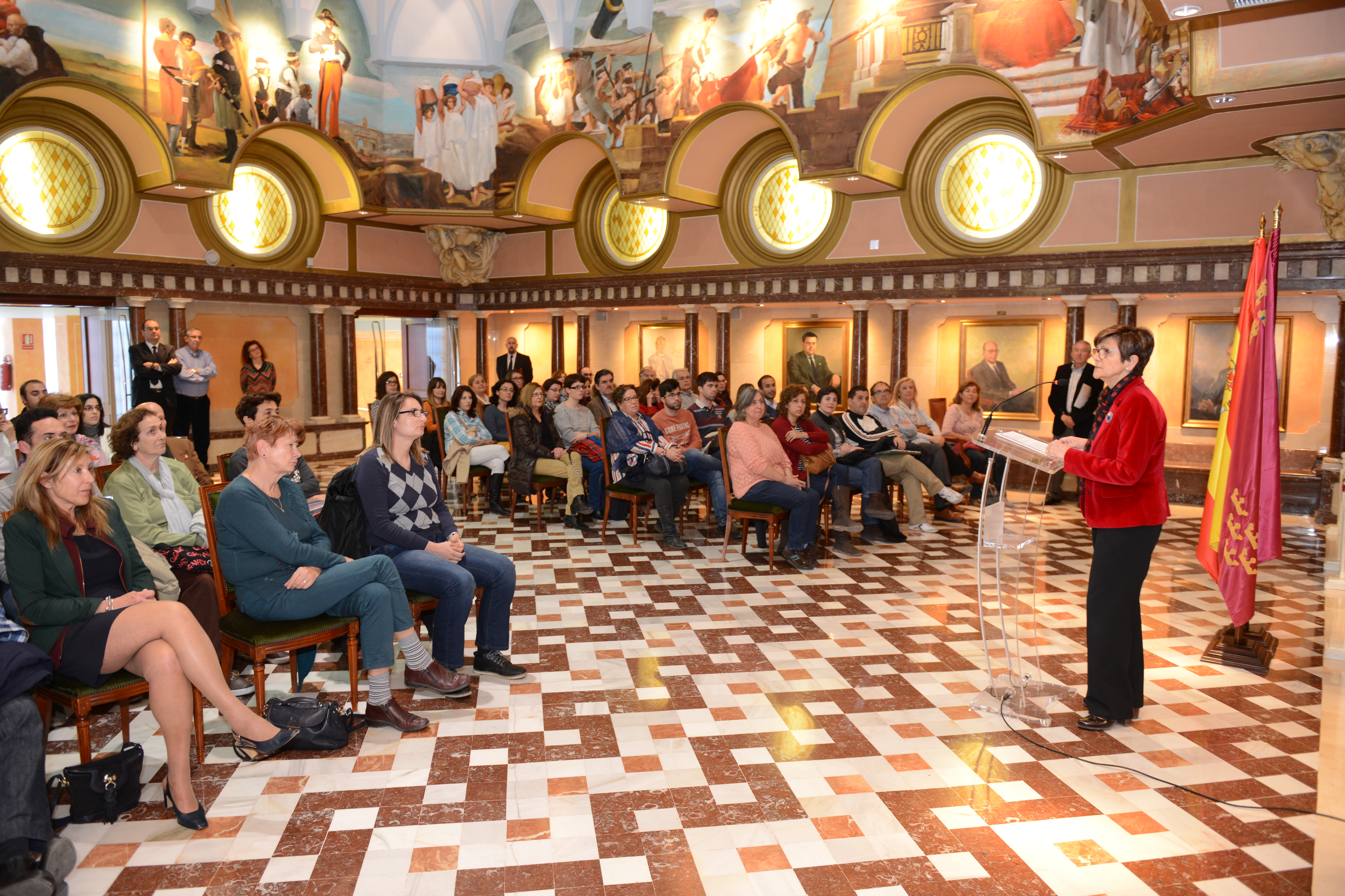 La Asamblea Regional de Murcia recibe a la EOI de Cartagena en inglés y francés