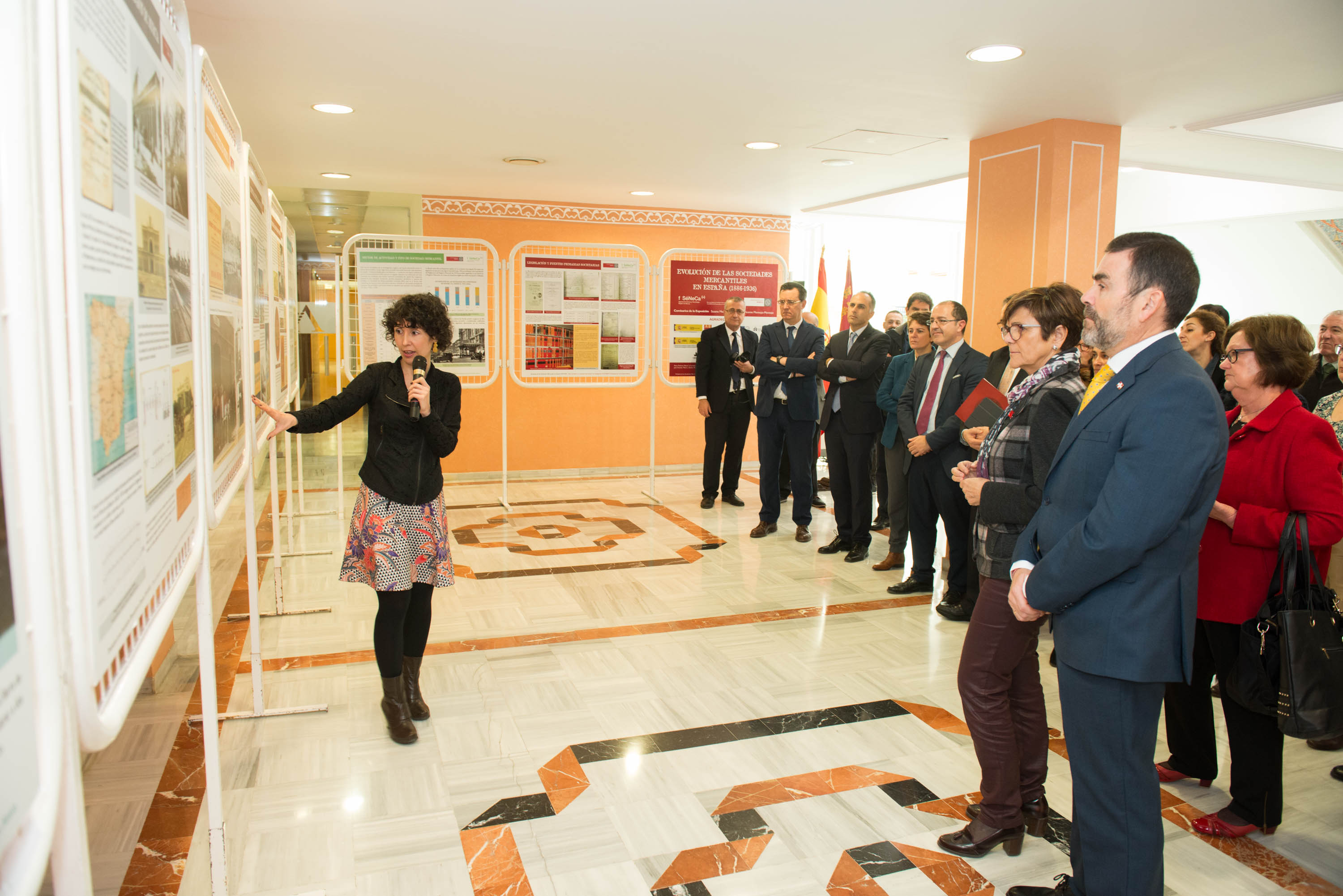 Inauguración de la exposición "Evolución de las sociedades mercantiles en España (1886 1936)"
