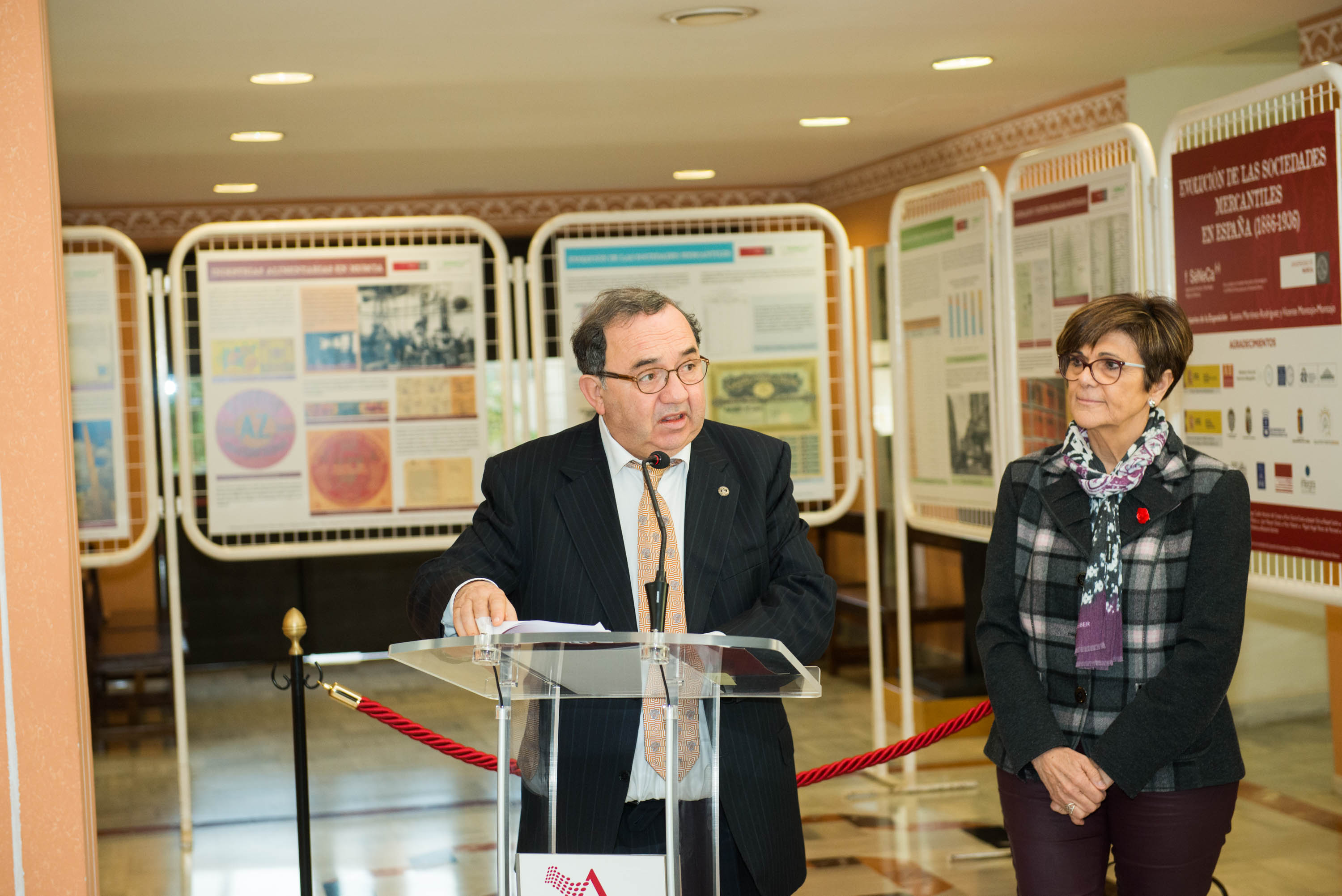 Inauguración de la exposición "Evolución de las sociedades mercantiles en España (1886 1936)"