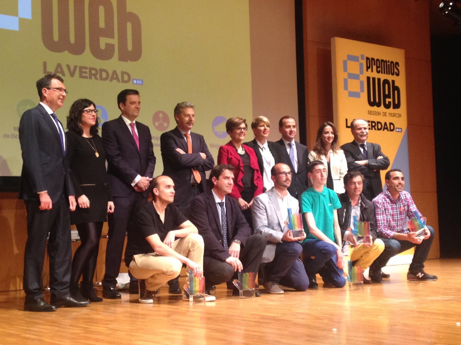 Premiados en los VIII premios web de La Verdad, autoridades y responsables del diario