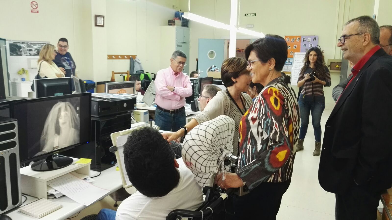 La presidenta de la Asamblea ha visitado el Centro de Día, Prolam
