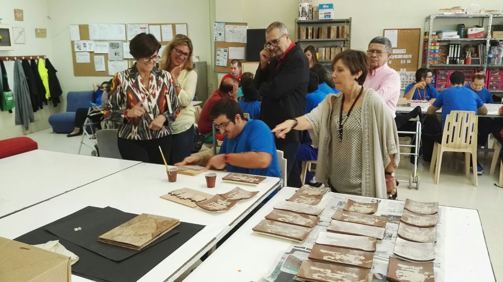 La presidenta de la Asamblea ha visitado el Centro de Día, Prolam