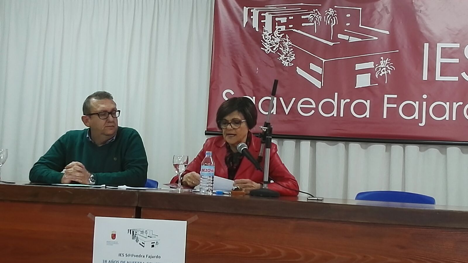 Charla coloquio con motivo del Día de la Constitución en el IES Saavedra Fajardo