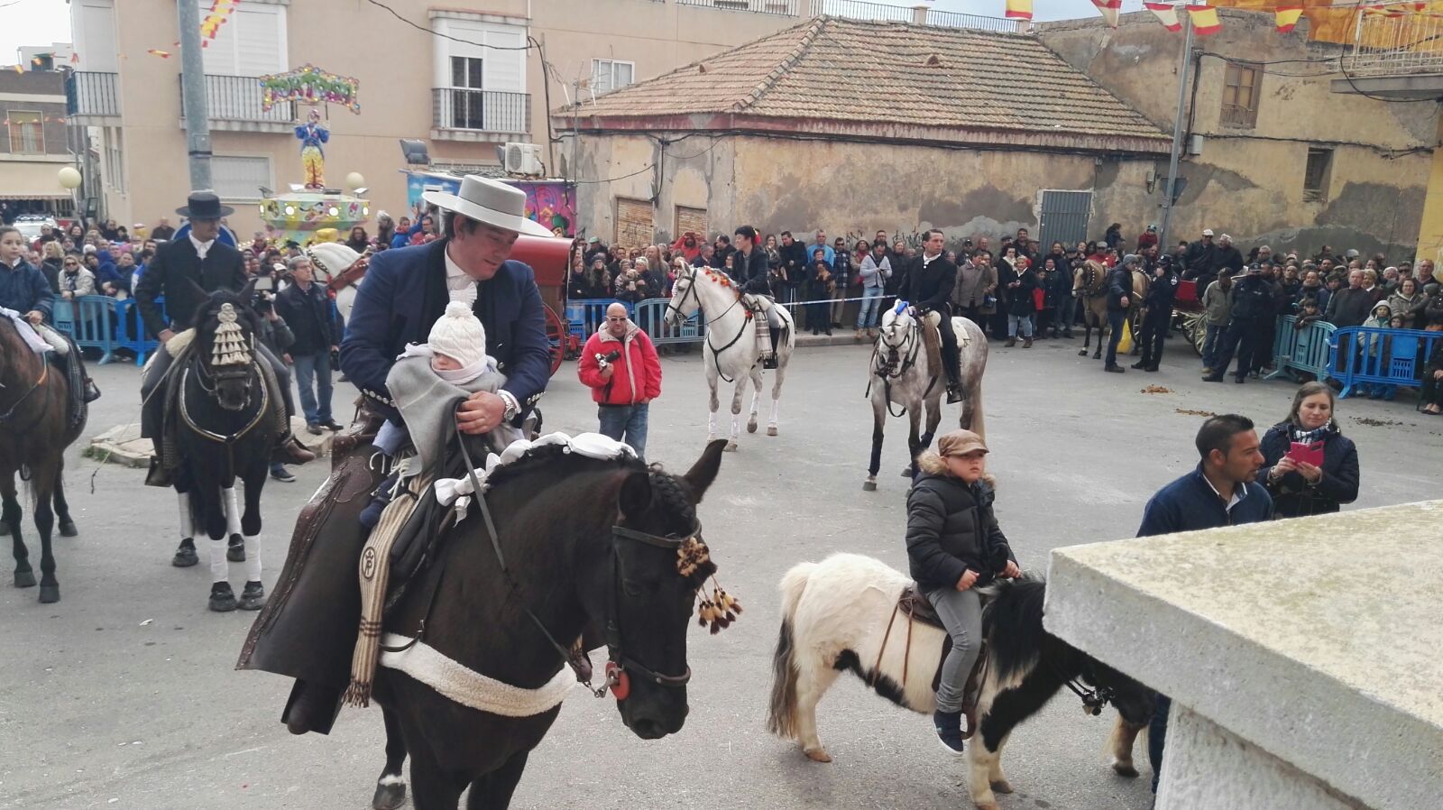 La presidenta de la Asamblea Regional, Rosa Peñalver, ha asistido a la celebración de San Antonio Abad