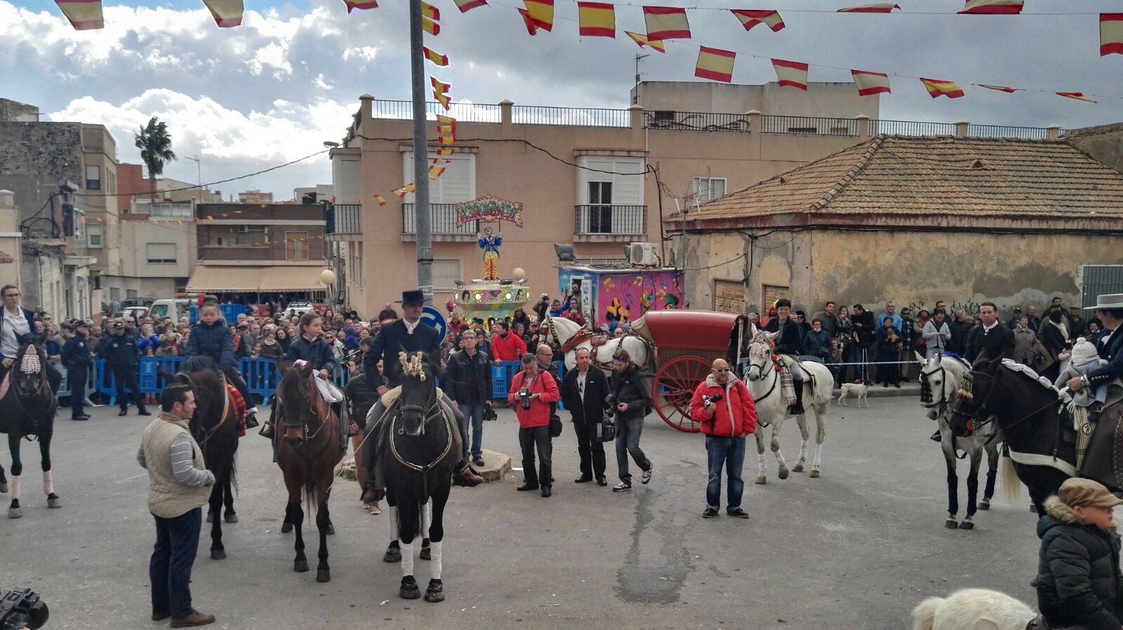 La presidenta de la Asamblea Regional, Rosa Peñalver, ha asistido a la celebración de San Antonio Abad