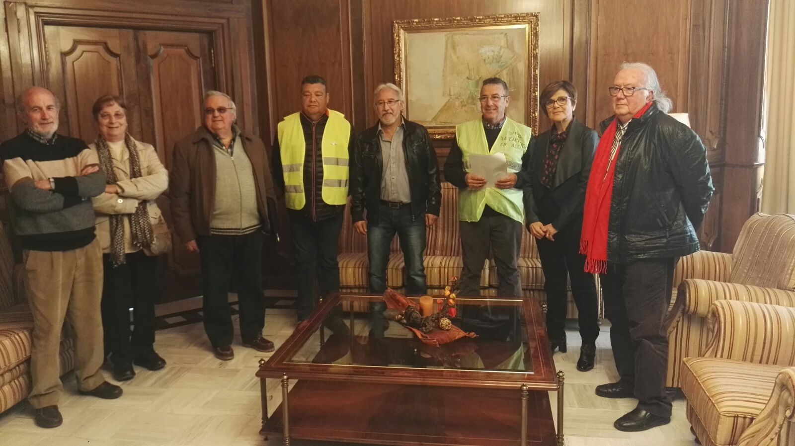 La presidenta de la Asamblea Regional y diputados han apoyado a los manifestantes en la defensa del sistema público de pensiones