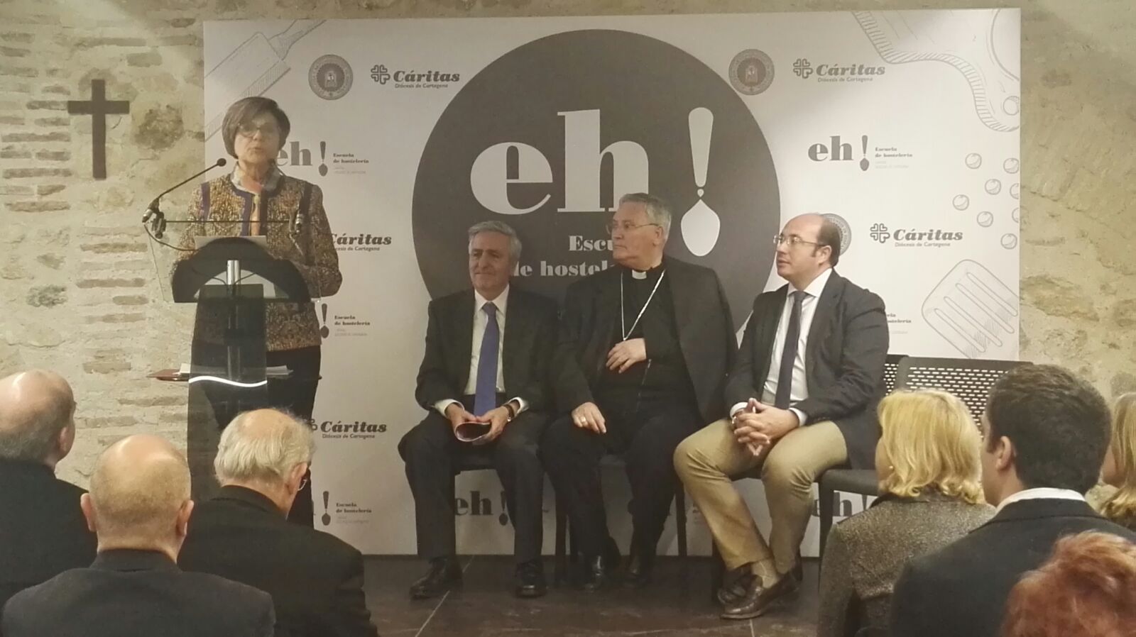 Rosa Peñalver ha asistido a la inauguración de la Escuela de Hostelería eh! de Cáritas