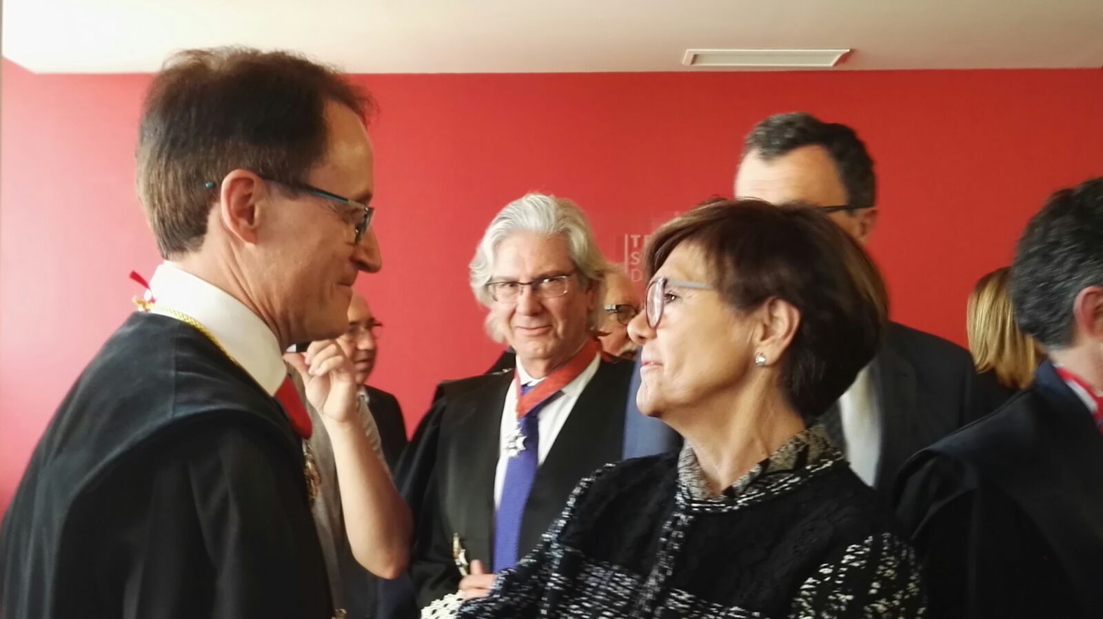 La presidenta de la Asamblea, la vicepresidenta primera y los portavoces de los cuatro Grupos Parlamentarios en la toma de posesión del nuevo fiscal superior Díaz Manzanera