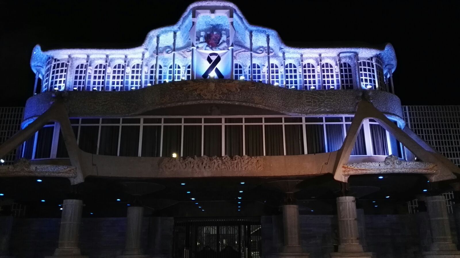 La Asamblea se ilumina de azul para conmemorar el 60 aniversario del Tratado de Roma