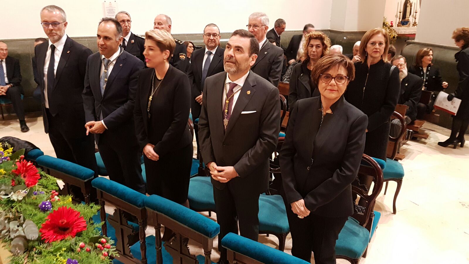 La presidenta de la Asamblea, Rosa Peñalver, asistió anoche a la misa solemne en honor al Cristo del Socorro
