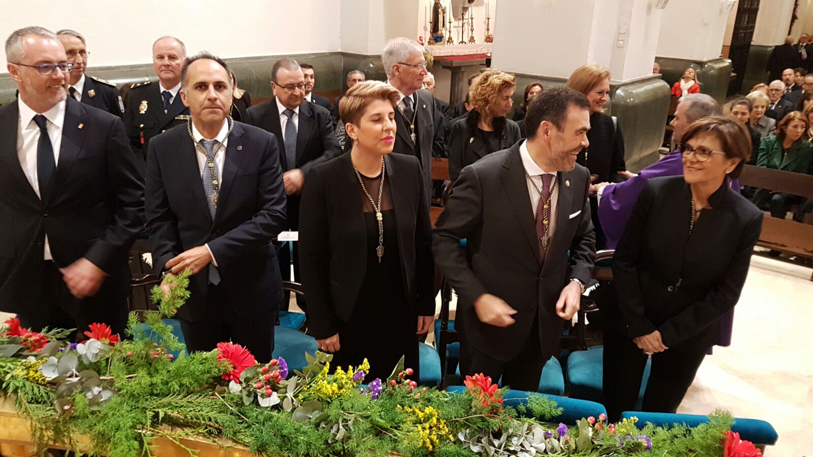La presidenta de la Asamblea, Rosa Peñalver, asistió anoche a la misa solemne en honor al Cristo del Socorro