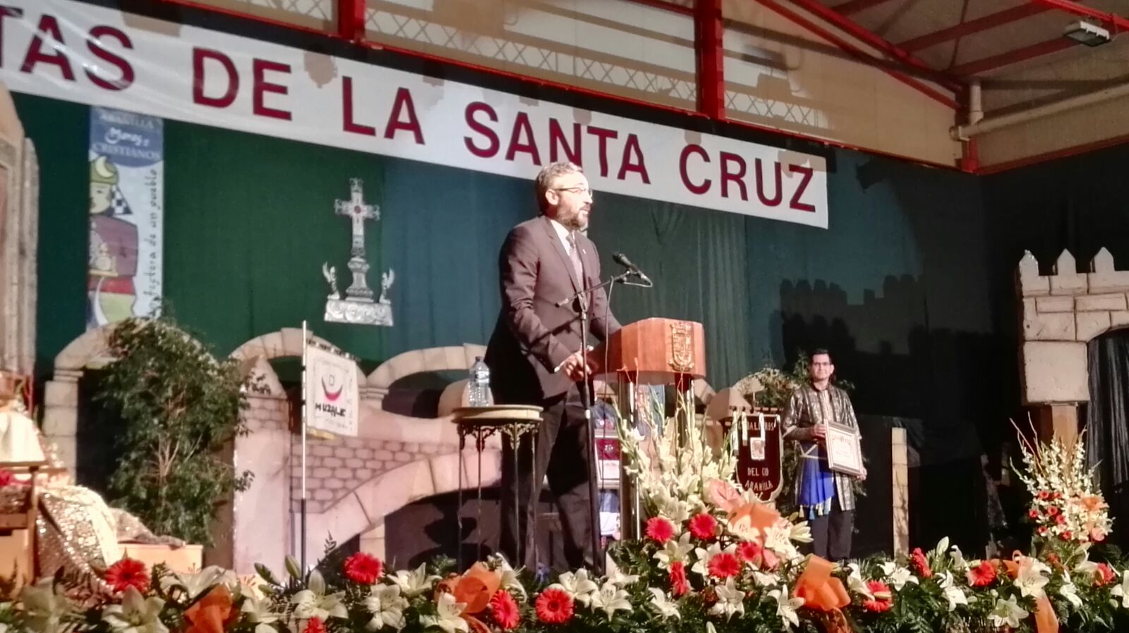 El portavoz del Grupo Parlamentario Popular, Víctor Manuel Martínez Muñoz, ha sido nombrado asociado de honor