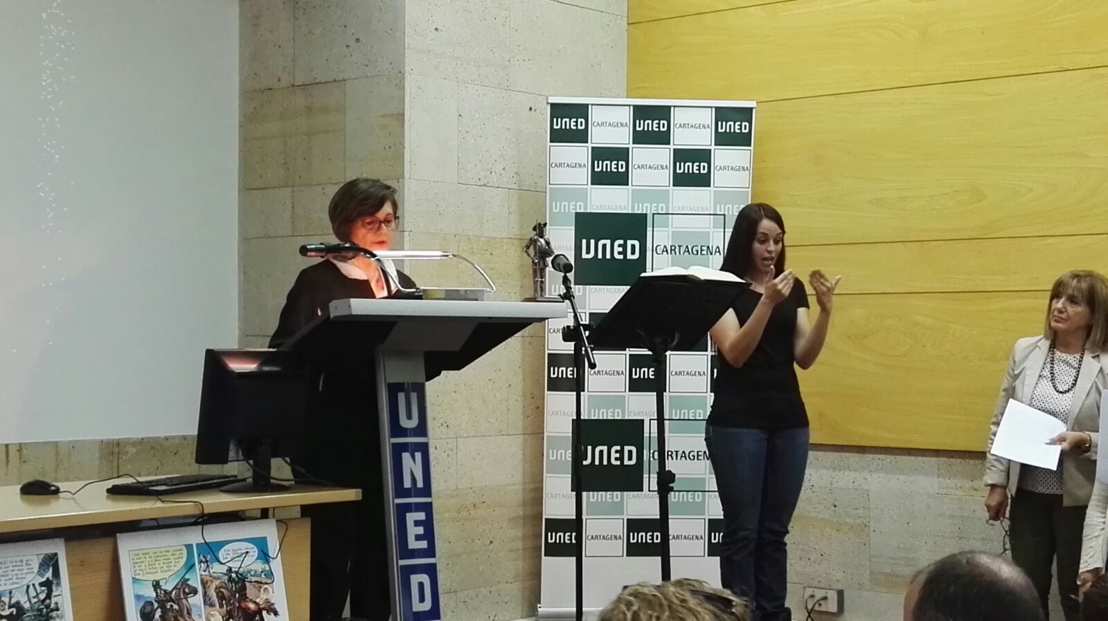 La presidenta de la Asamblea Regional, Rosa Peñalver, inicia la lectura continuada de 'El Quijote'