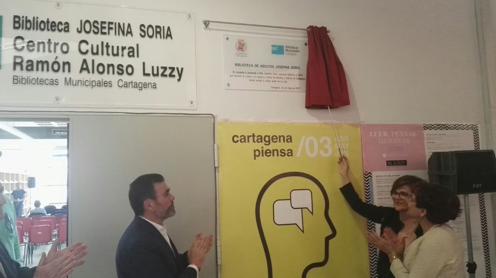 Acto de nominación de la Biblioteca de adultos del Centro Cultural Ramón Alonso Luzzy como Biblioteca de Josefina Soria
