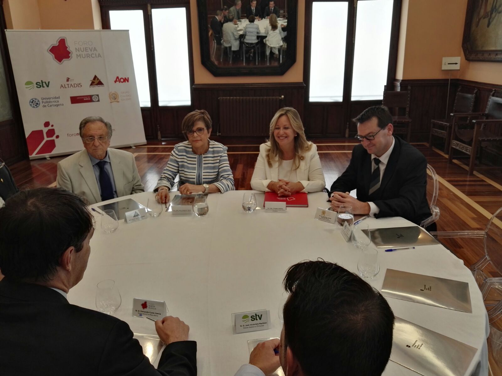 Trinidad Jiménez ha ofrecido una charla coloquio en el Foro Nueva Murcia