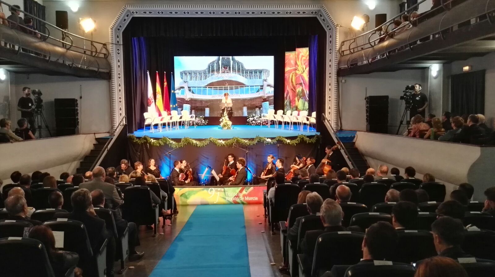 La presidenta de la Asamblea, Rosa Peñalver, durante la lectura de su discurso en el Día de la Región