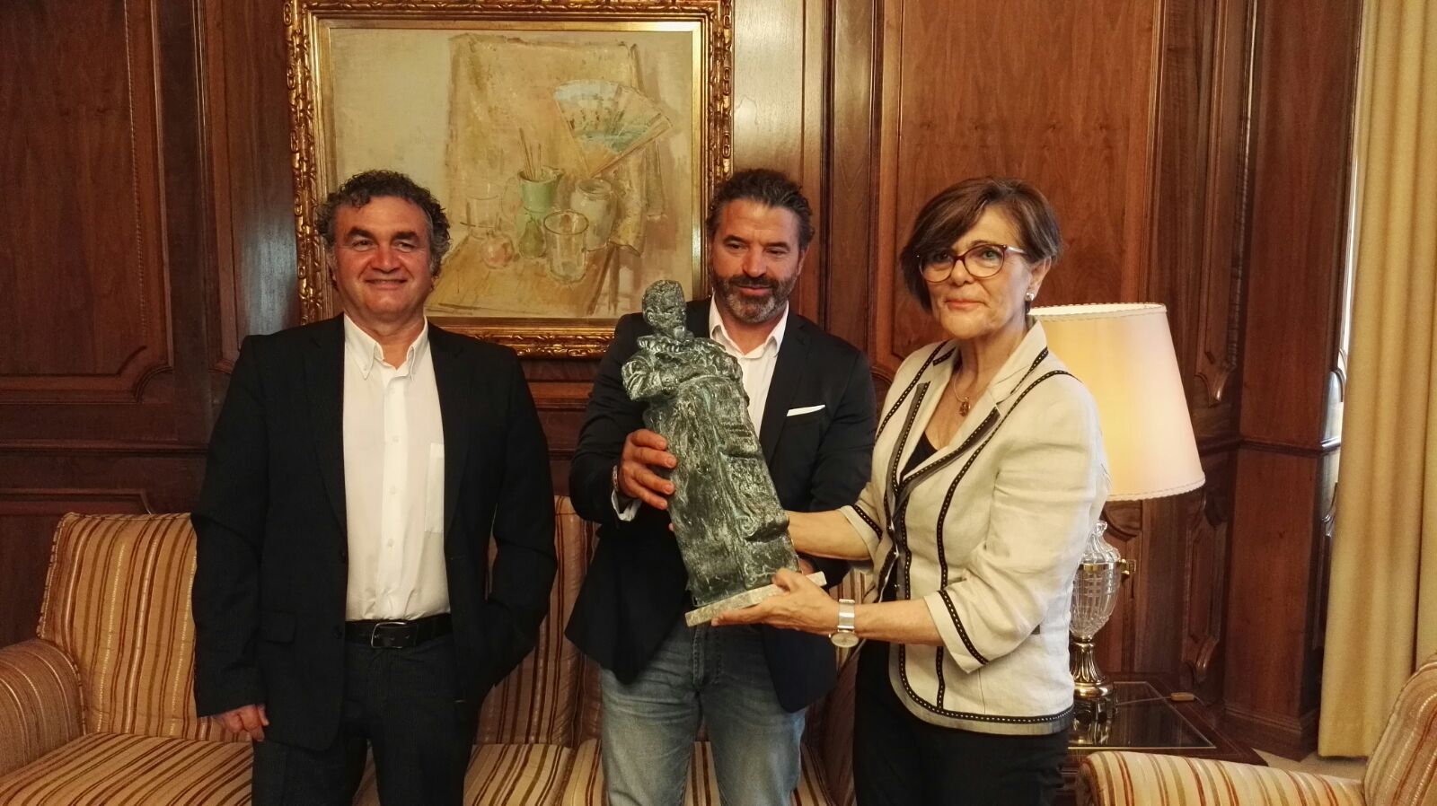 La presidenta de la Asamblea ha recibido hoy a la Comisión organizadora de los actos Cervantes 400 Región de Murcia