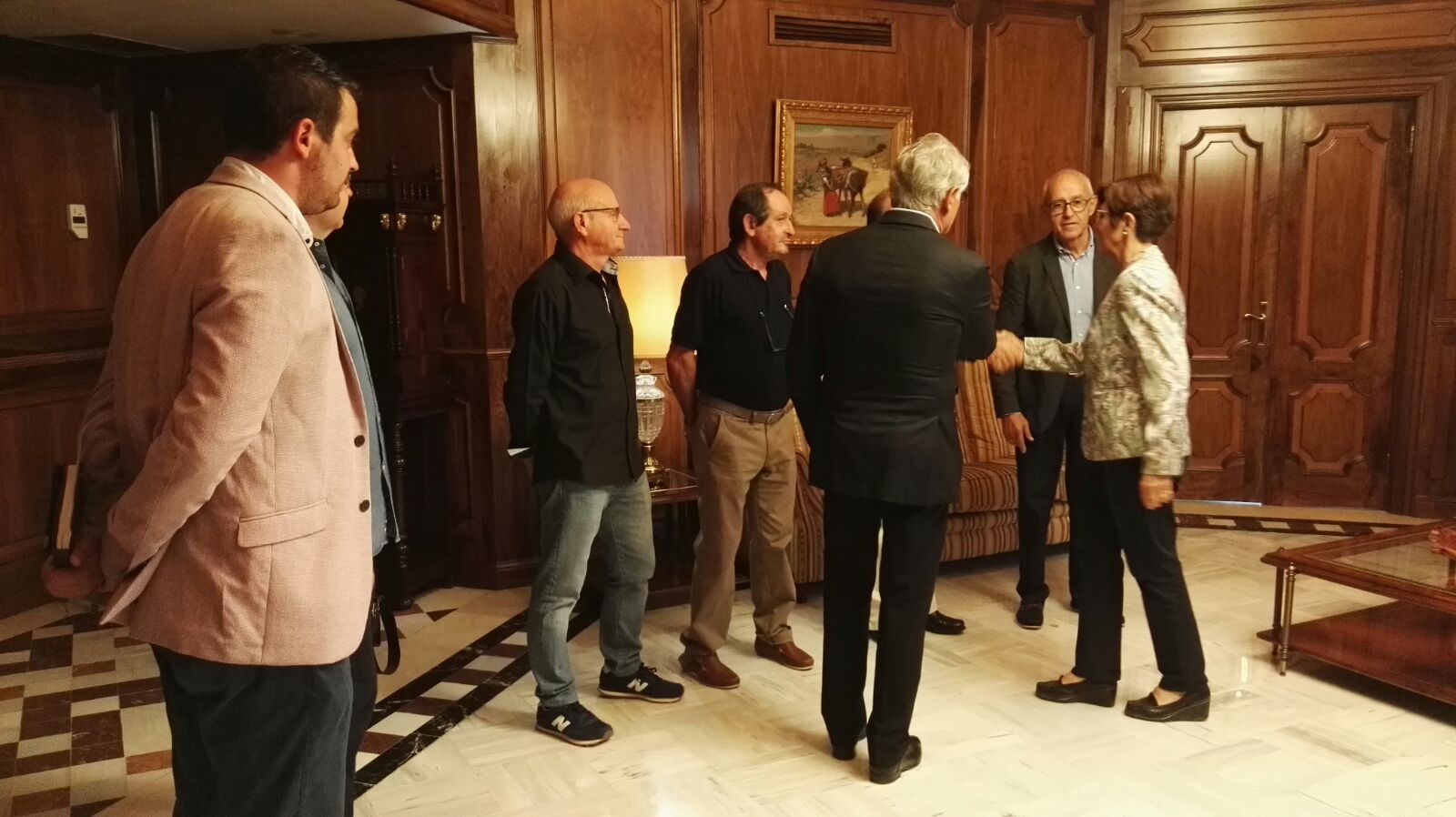 La presidenta de la Asamblea Regional, Rosa Peñalver, ha recibido a la Federación de Asociaciones del Mar Menor, FAMM