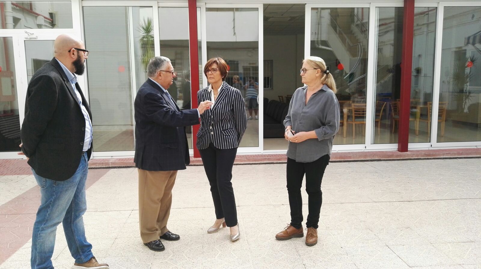 La presidenta de la Asamblea, Rosa Peñalver, ha visitado la Hospitalidad Santa Teresa