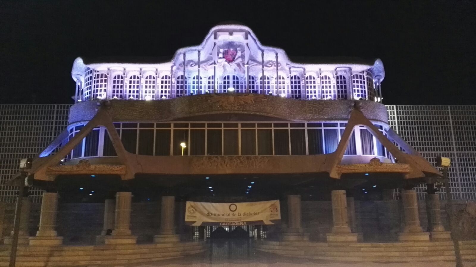 Durante toda la semana la Asamblea Regional se ha iluminado de azul en señal de solidaridad y apoyo a la lucha contra la diabetes