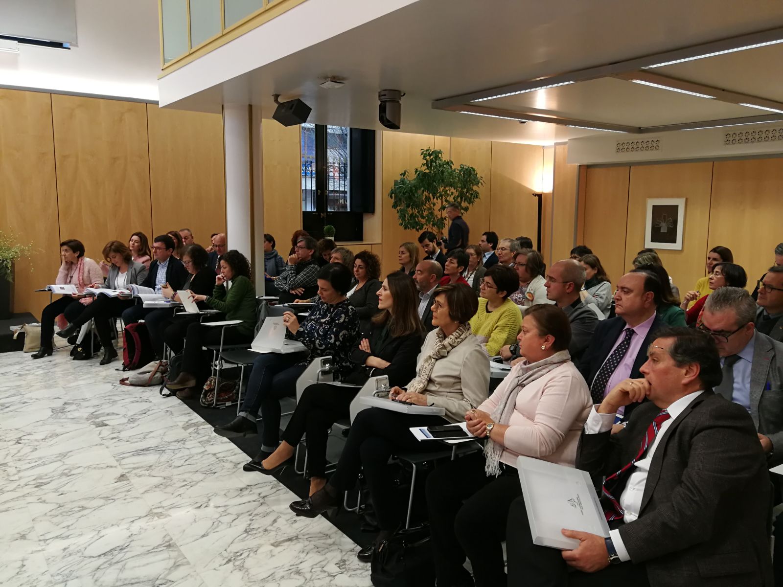 Una delegación murciana participa en el seminario de derecho parlamentario 'Reformas de los Reglamentos parlamentarios'