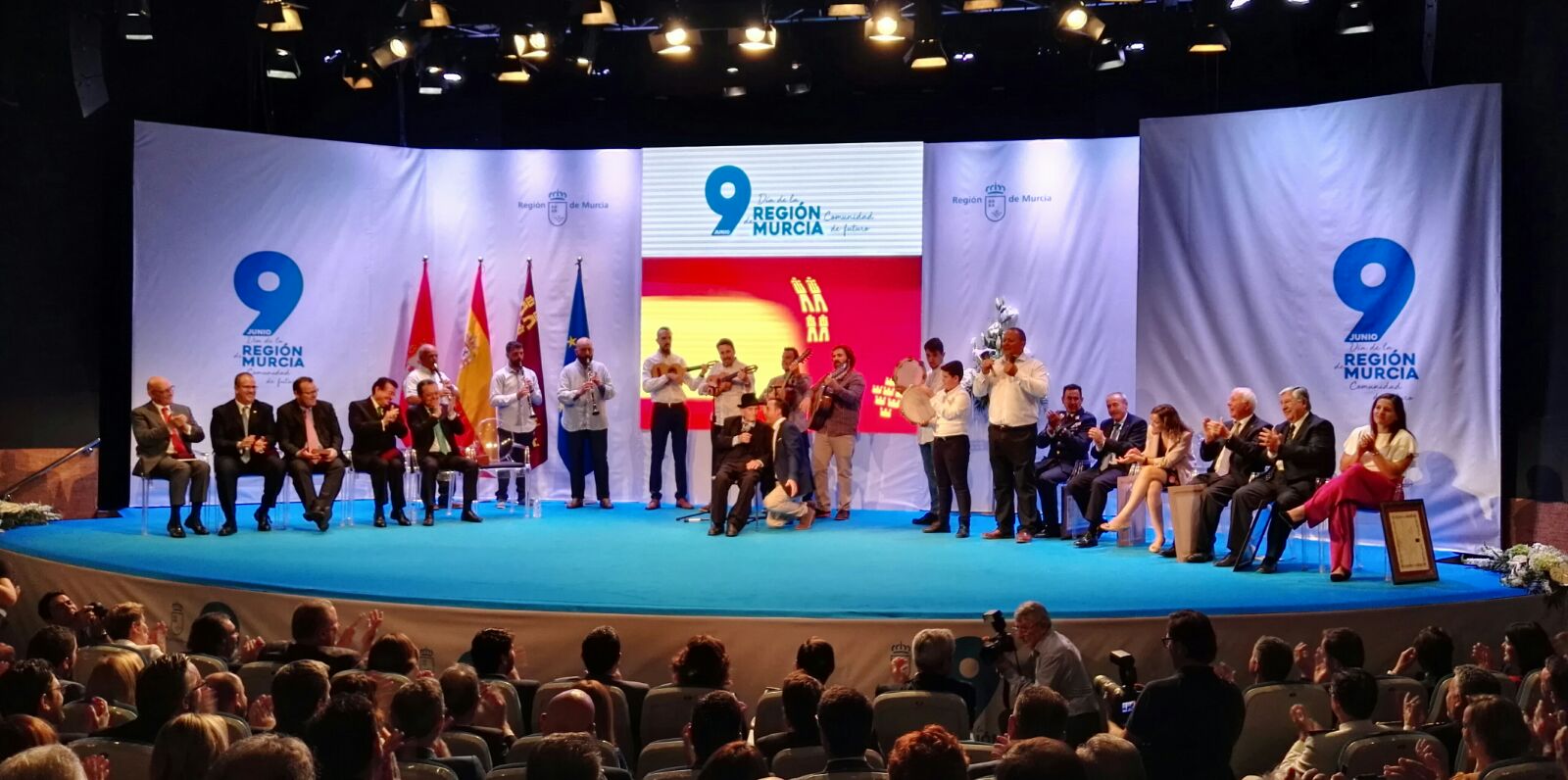 Actuación del tío Juan Rita, premiado en el Día de la Región