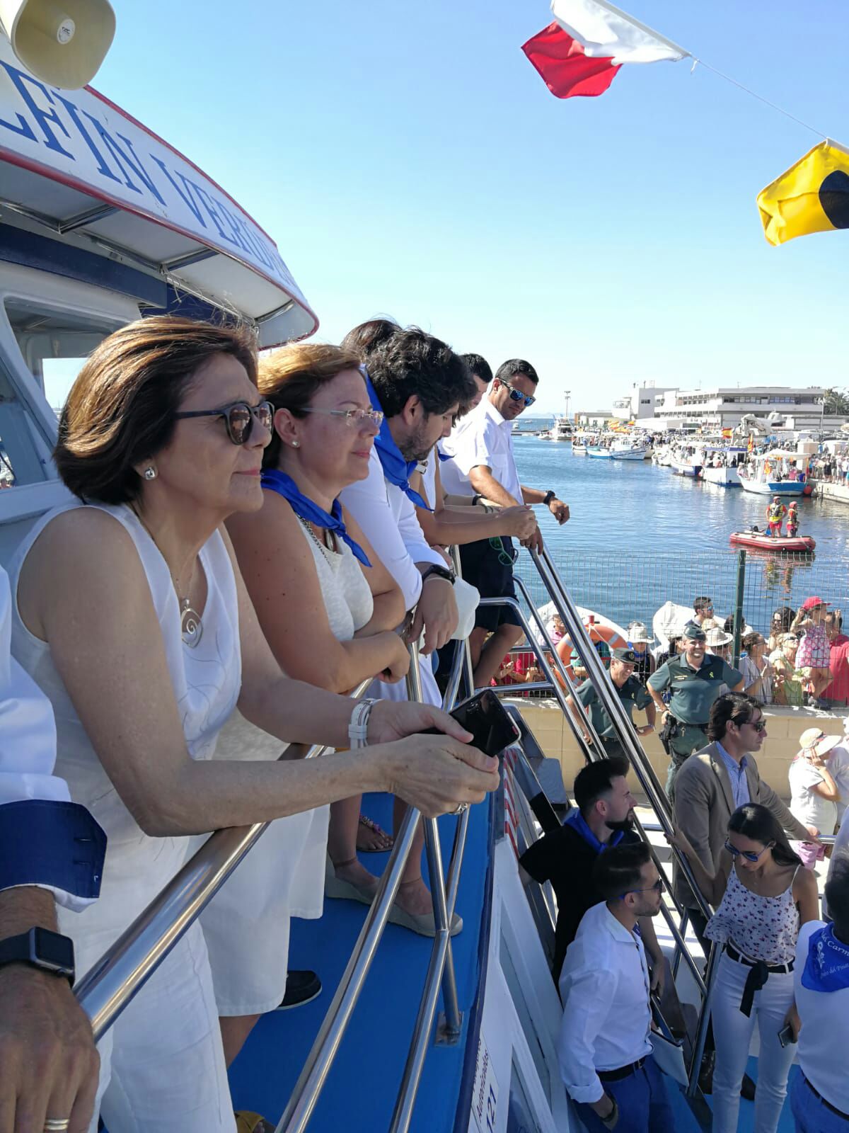La presidenta de la Asamblea Regional, Rosa Peñalver, ha asistido a la tradicional procesión marítima que cada 16 de julio celebra San Pedro del Pinatar