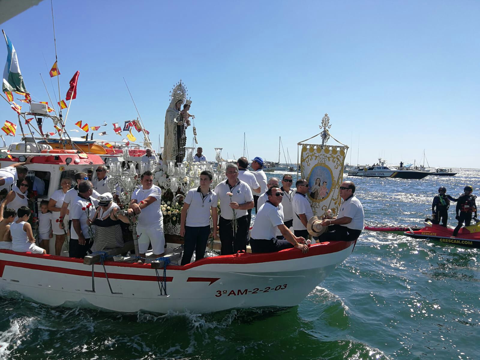 La presidenta de la Asamblea Regional, Rosa Peñalver, ha asistido a la tradicional procesión marítima que cada 16 de julio celebra San Pedro del Pinatar
