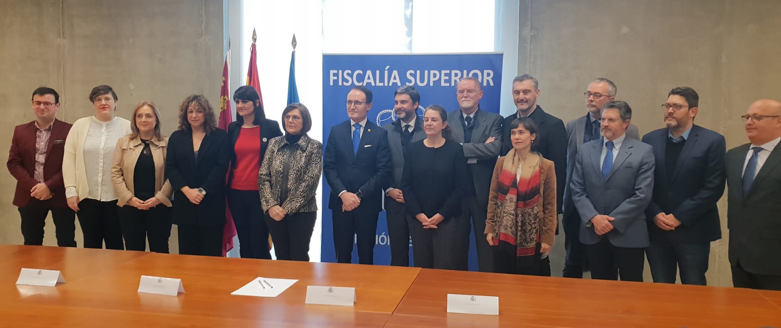 Una amplia delegación de la Asamblea visita la Fiscalía