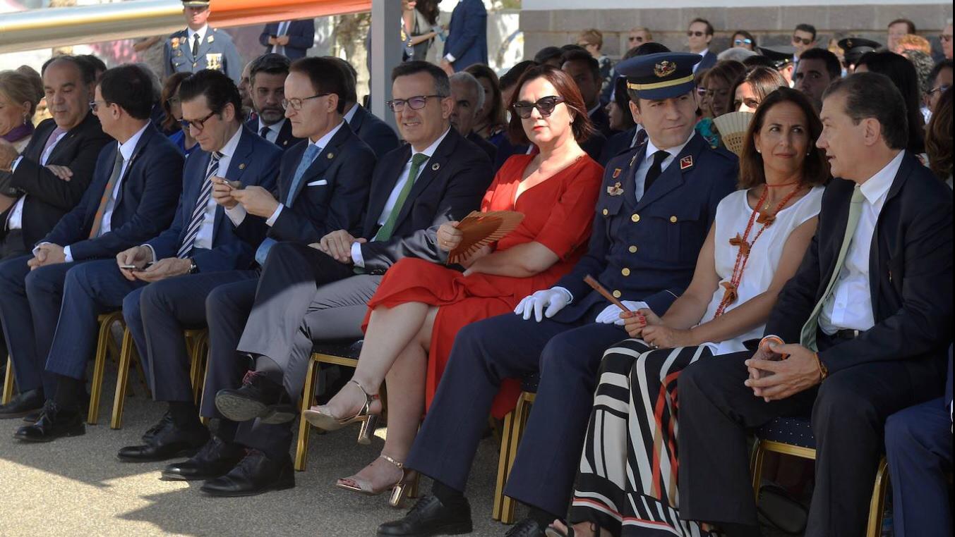 Isabel Franco y Diego Conesa, portavoces de los Grupos Ciudadanos y Socialista, durante la ceremonia de la AGA