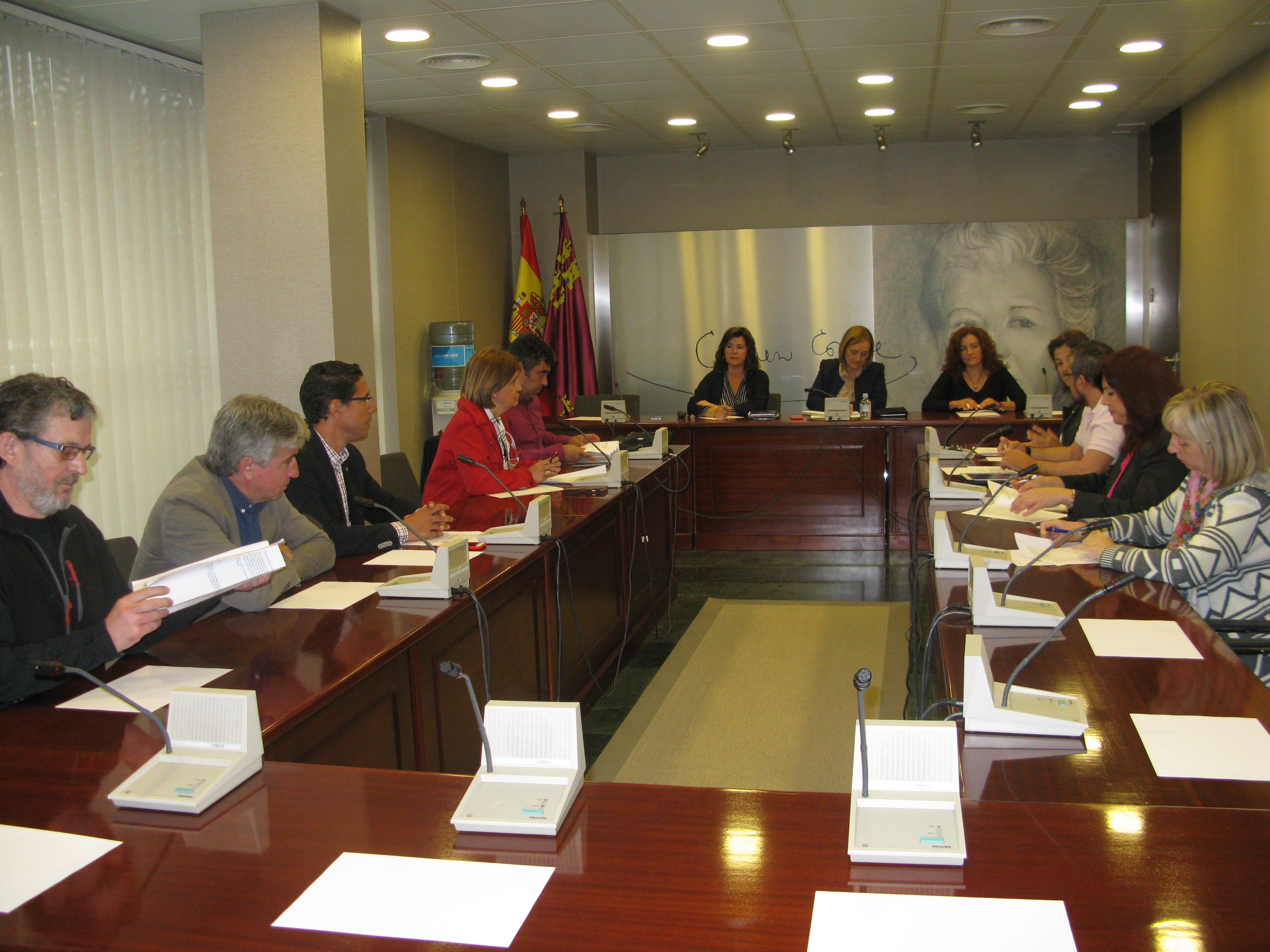 La Marea Blanca de la Región de Murcia se ha reunido con los Grupos Parlamentarios